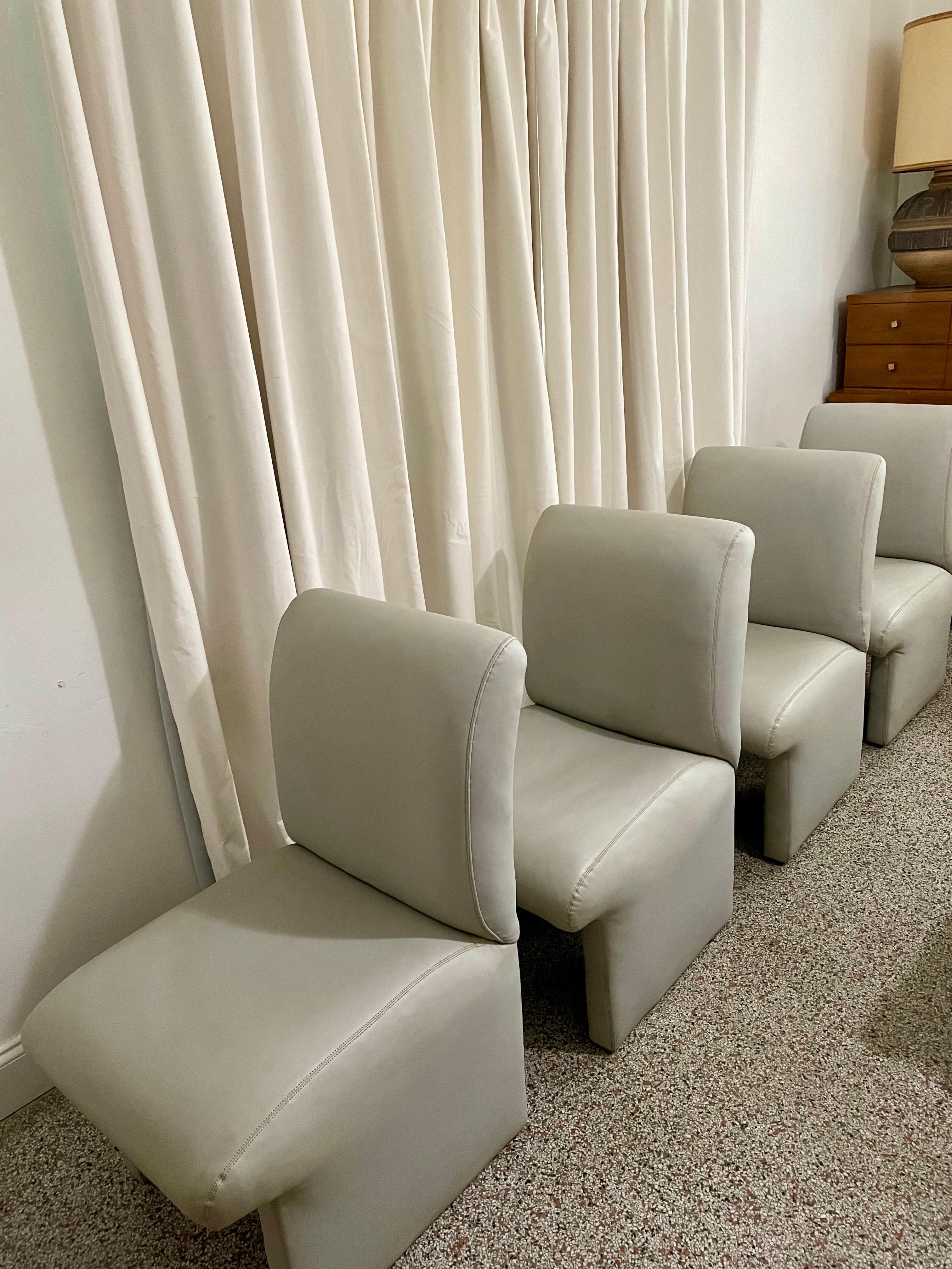 Late 20th Century Set of 4 Italian Post Modern Leather Dining Chairs For Sale 2