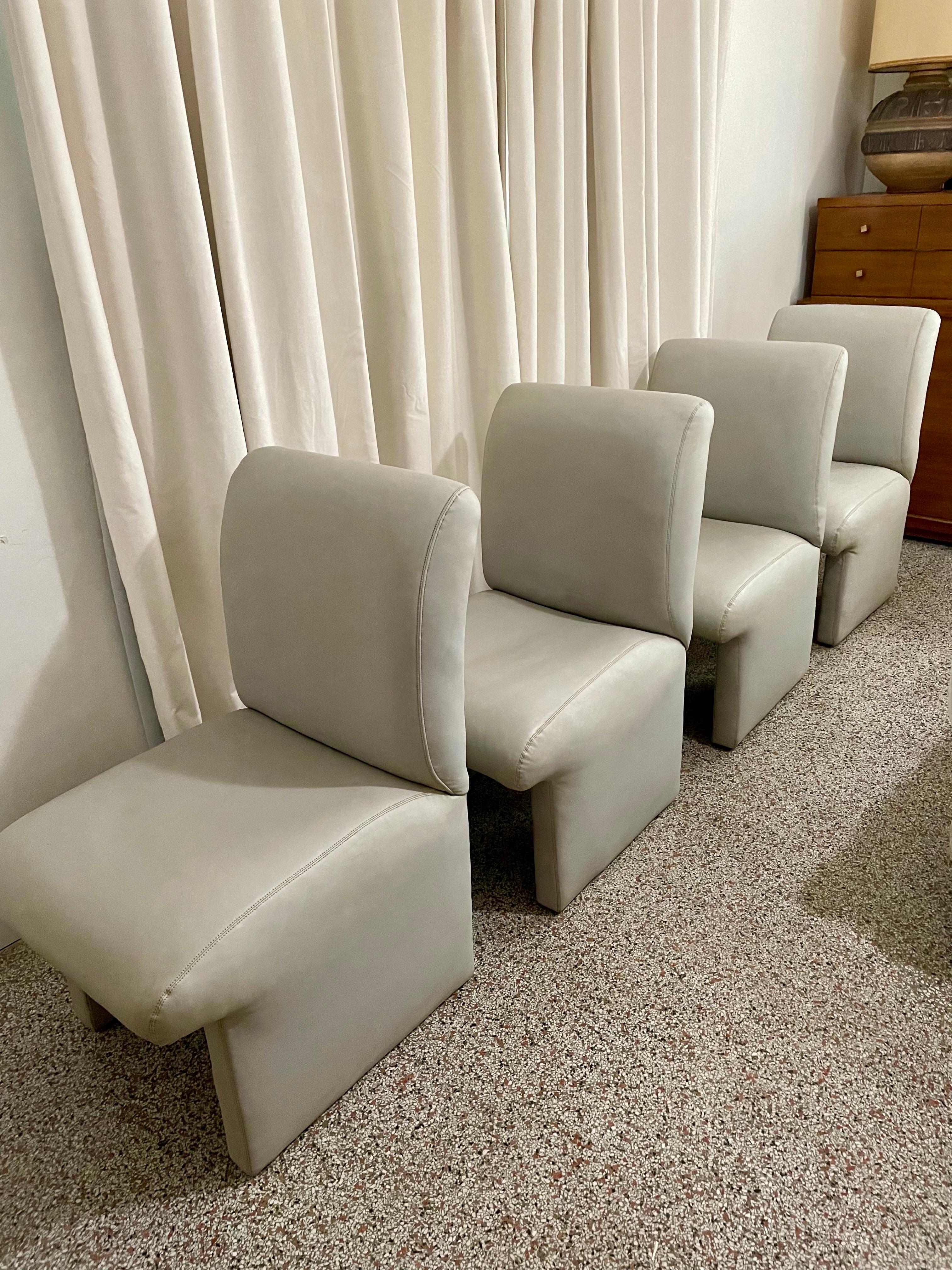Late 20th Century Set of 4 Italian Post Modern Leather Dining Chairs For Sale 3