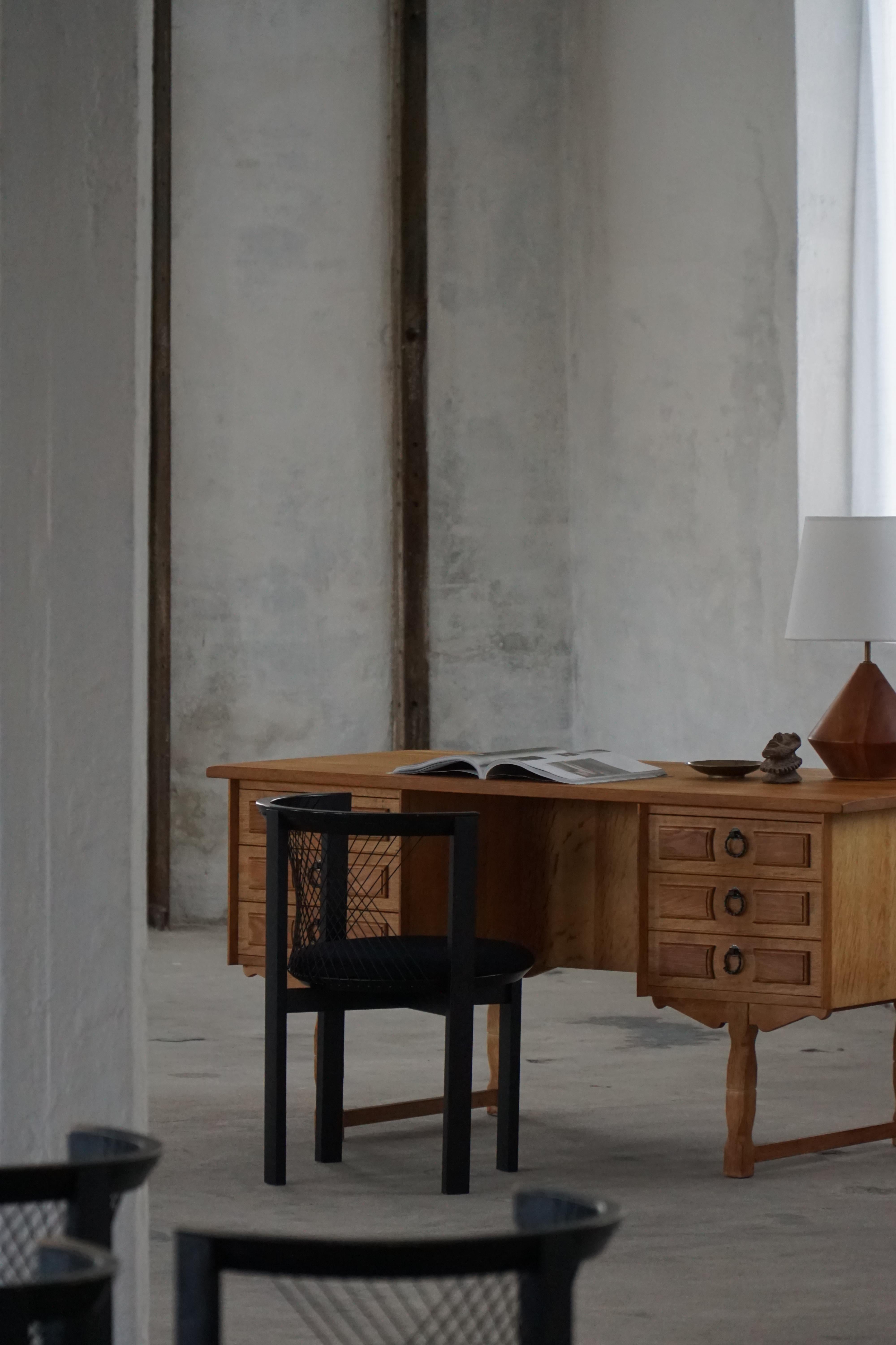 20ième siècle Fin du 20e siècle, ensemble de huit chaises 