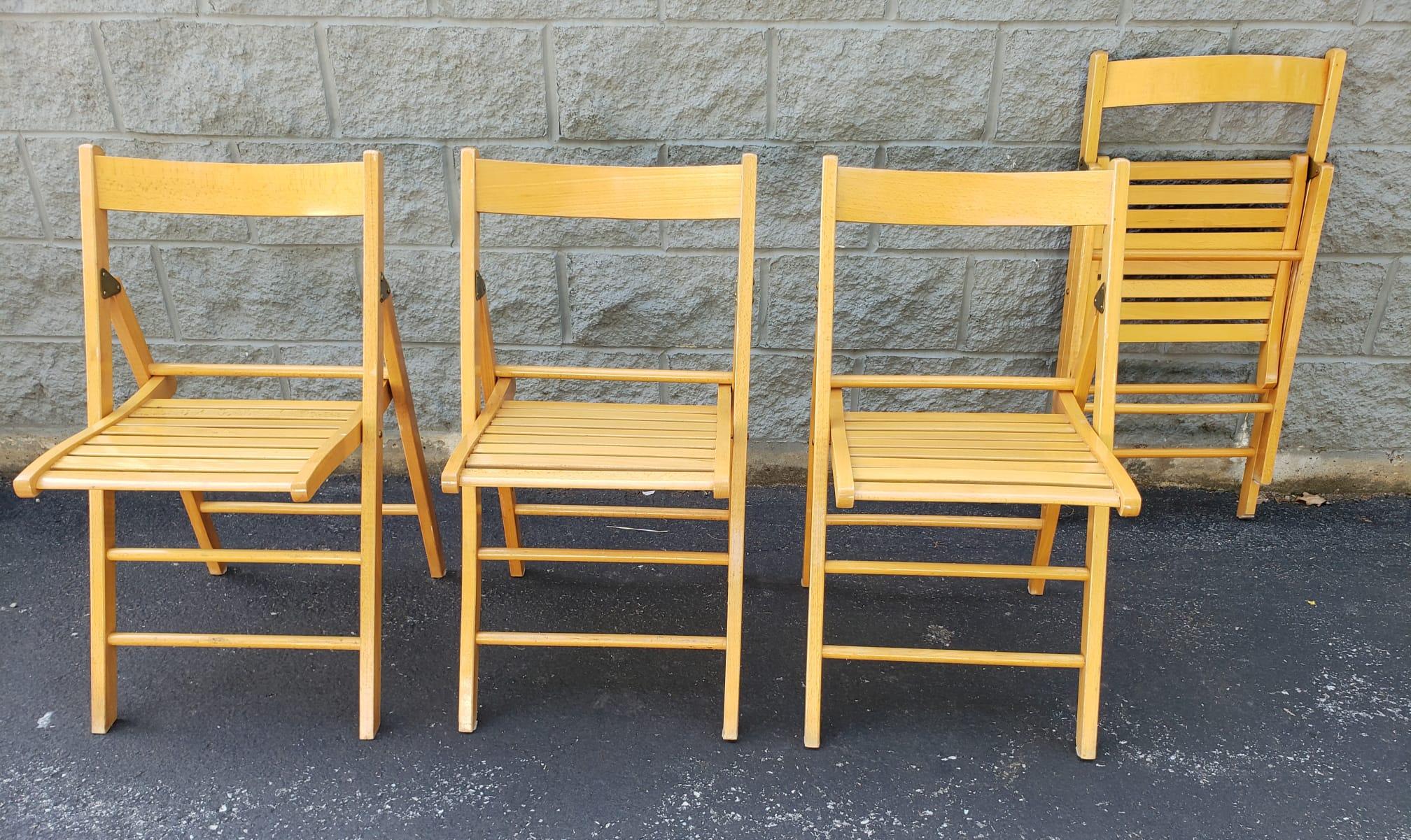Late 20th Century Set of Four Italian Maple Folding Chairs In Good Condition For Sale In Germantown, MD
