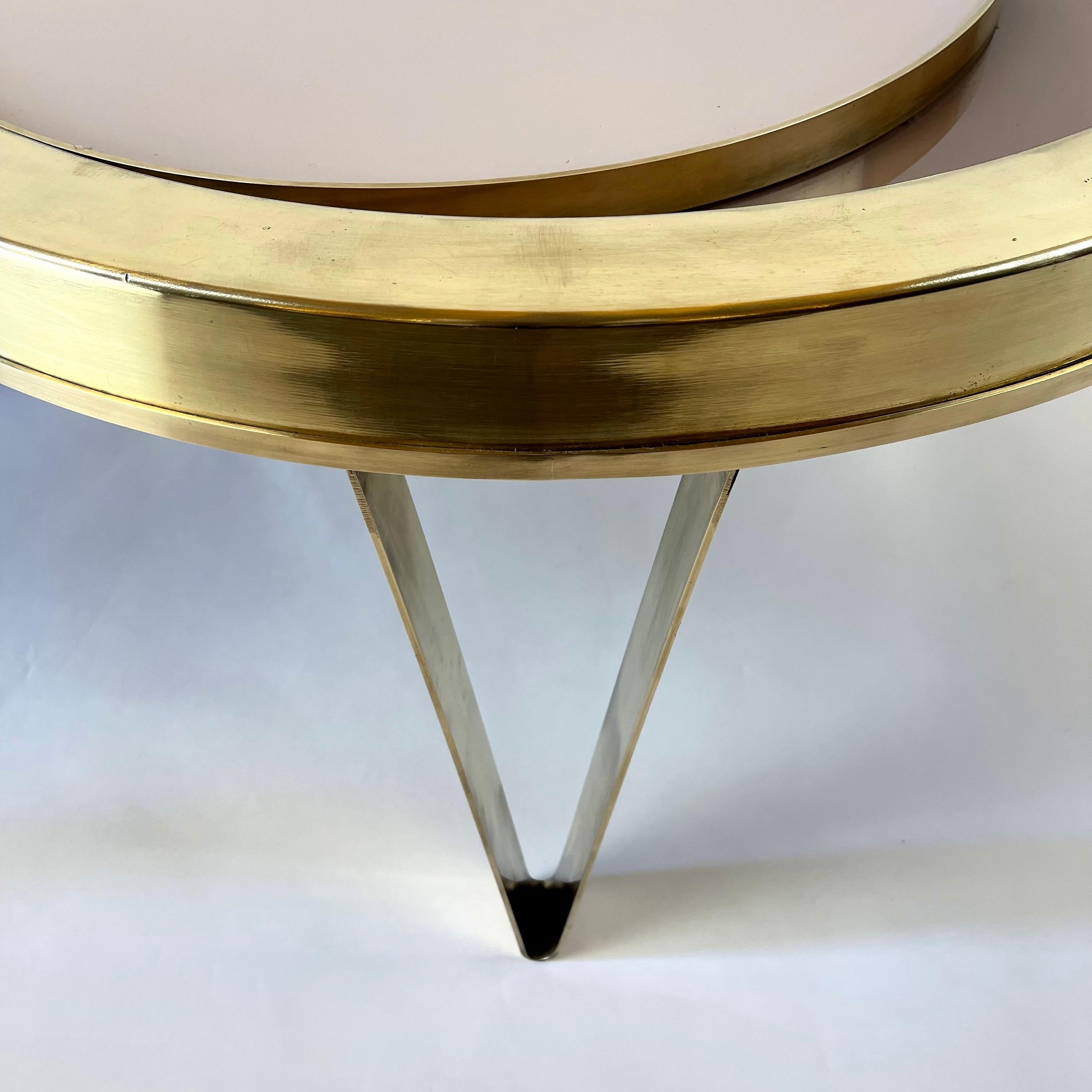 Late 20th Century Set of Two Round Brass Coffee Tables w/ Opaline Glass Tops For Sale 5