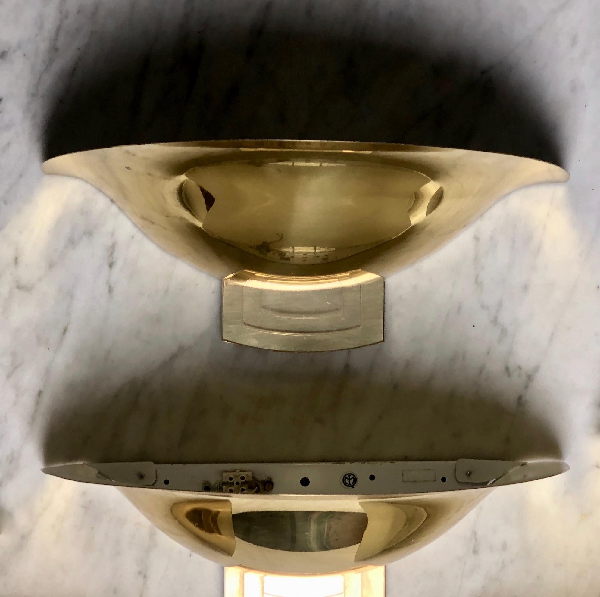 Italian Late 20th Century Six Space Age Gold Metal and Transparent Lucite Sconces For Sale