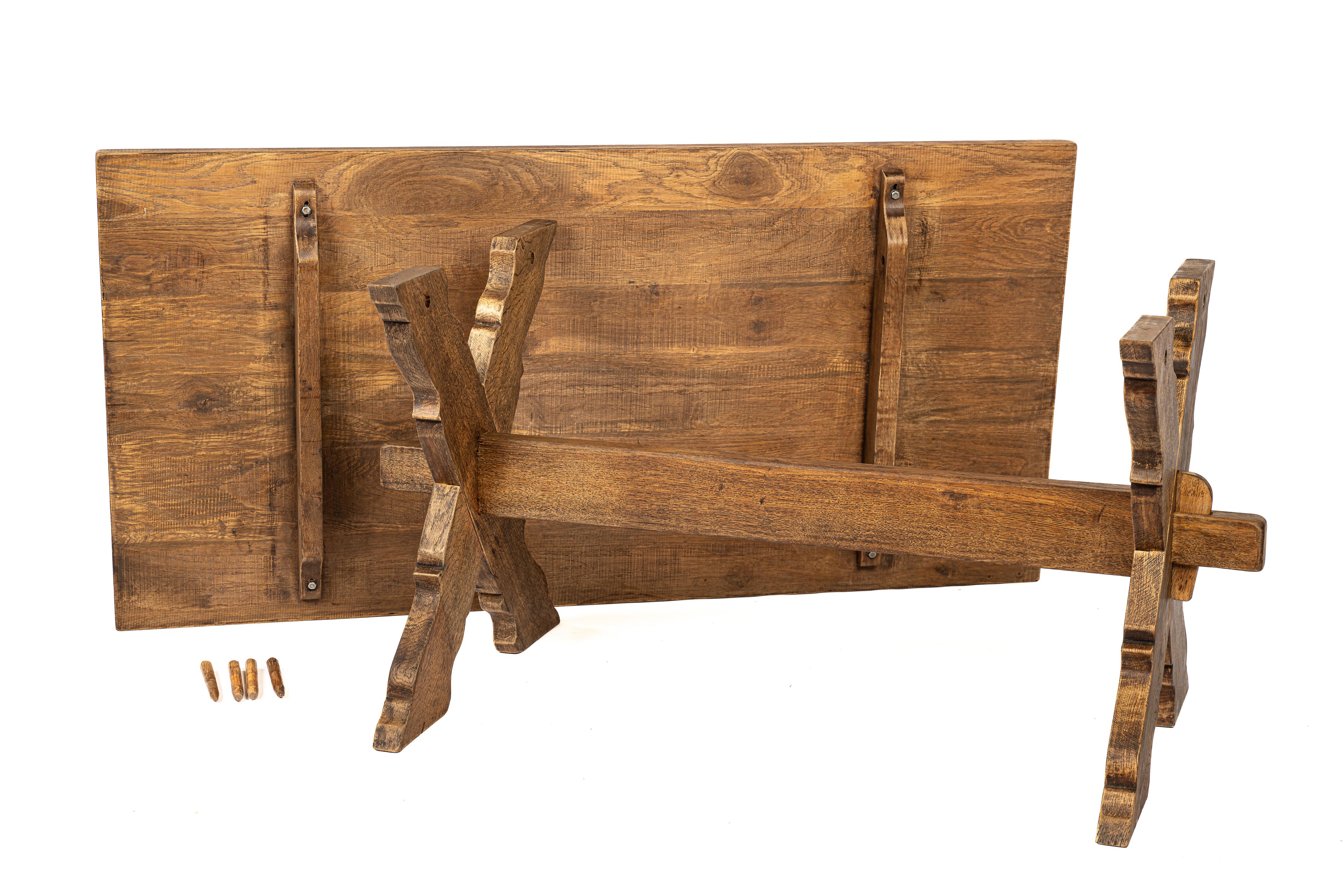 Fin du 20e siècle Couleur miel chaud solide  Table de salle à manger hollandaise à pieds croisés en vente 2