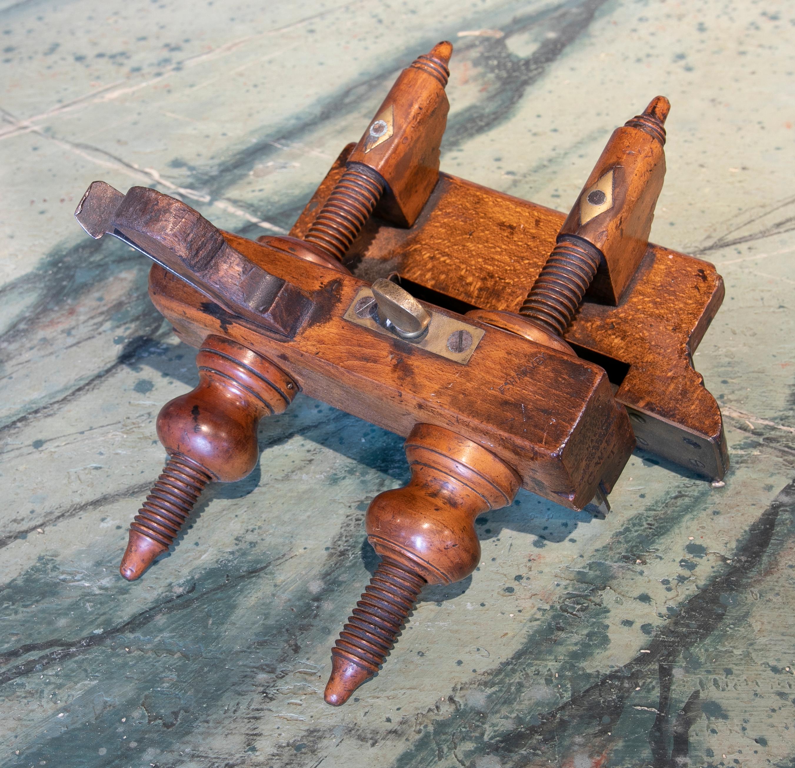 Late 20th Century Spanish Walnut Carpenter's Tool w/ Bronze Fittings & Decor In Good Condition For Sale In Marbella, ES