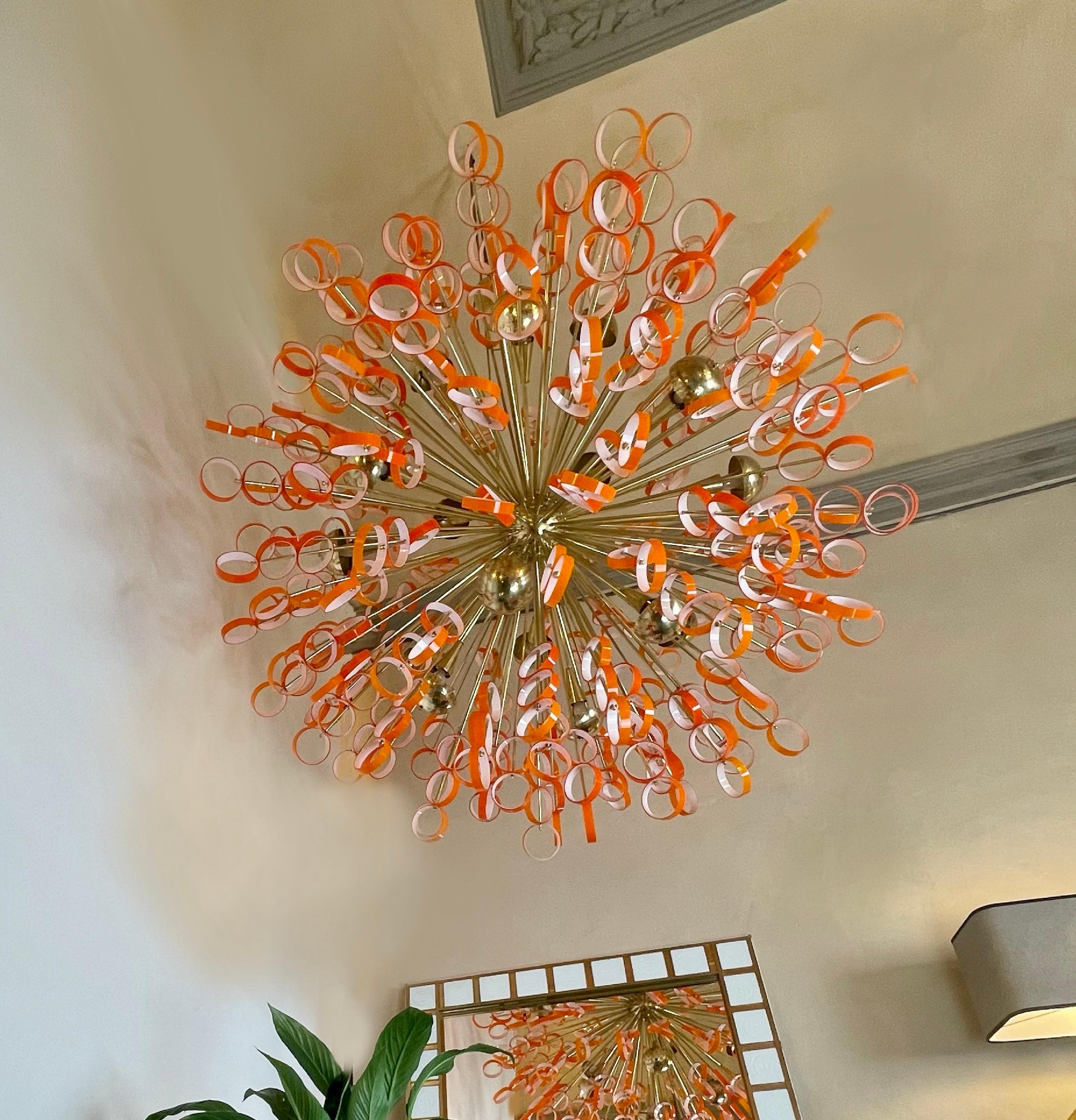 Lustre Spoutnik de la fin du 20ème siècle en verre orange et blanc par Vistosi en vente 3