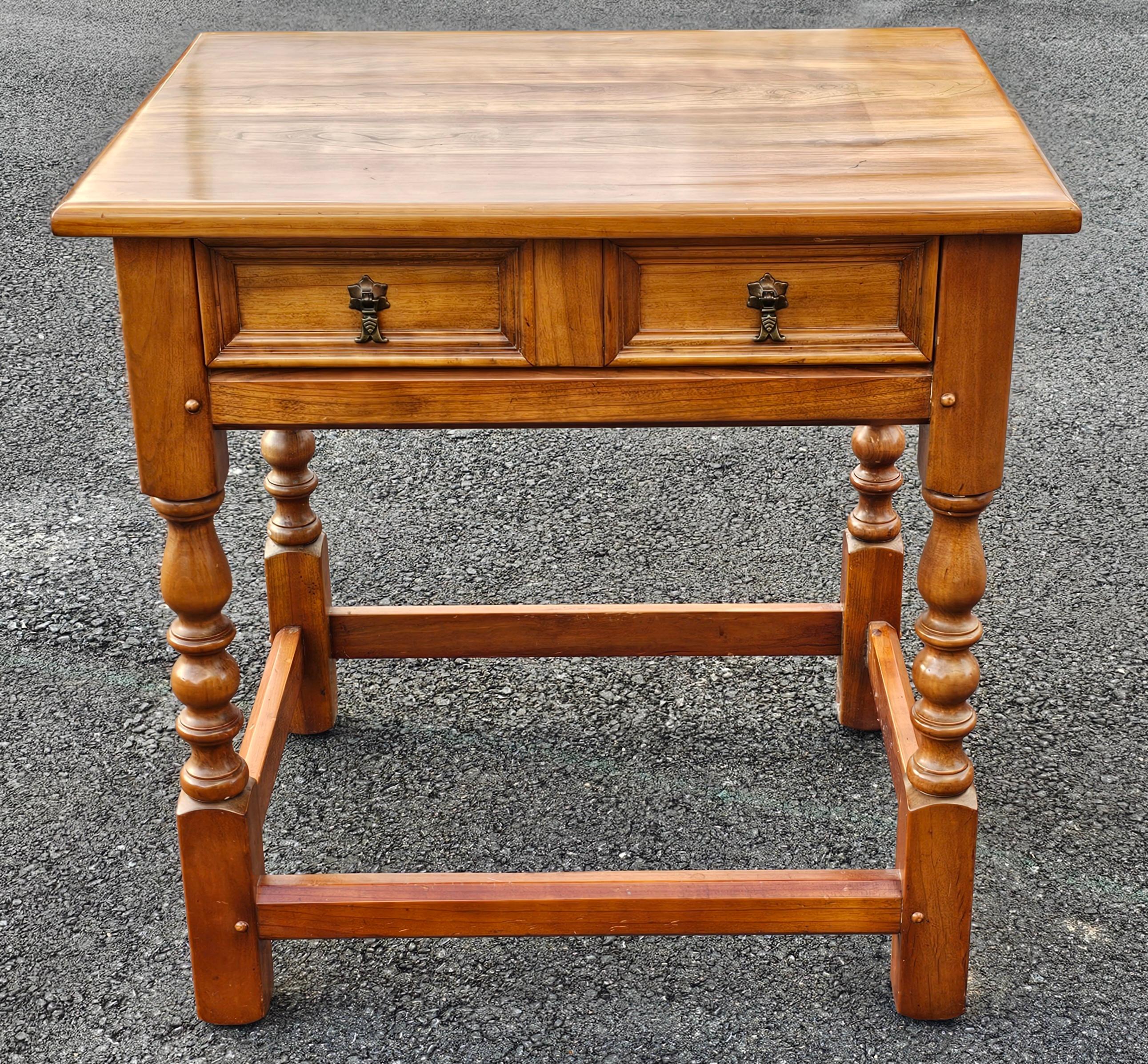 Table d'appoint à un tiroir en cerisier massif Stickley de la fin du XXe siècle en vente 2