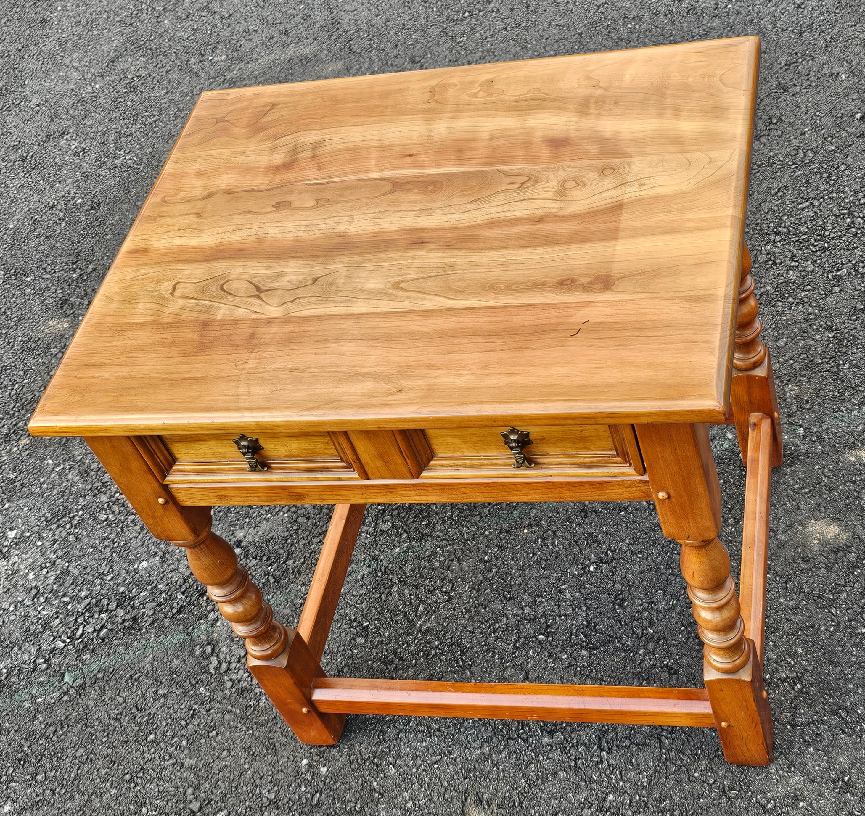 Table d'appoint à un tiroir en cerisier massif Stickley de la fin du XXe siècle en vente 3