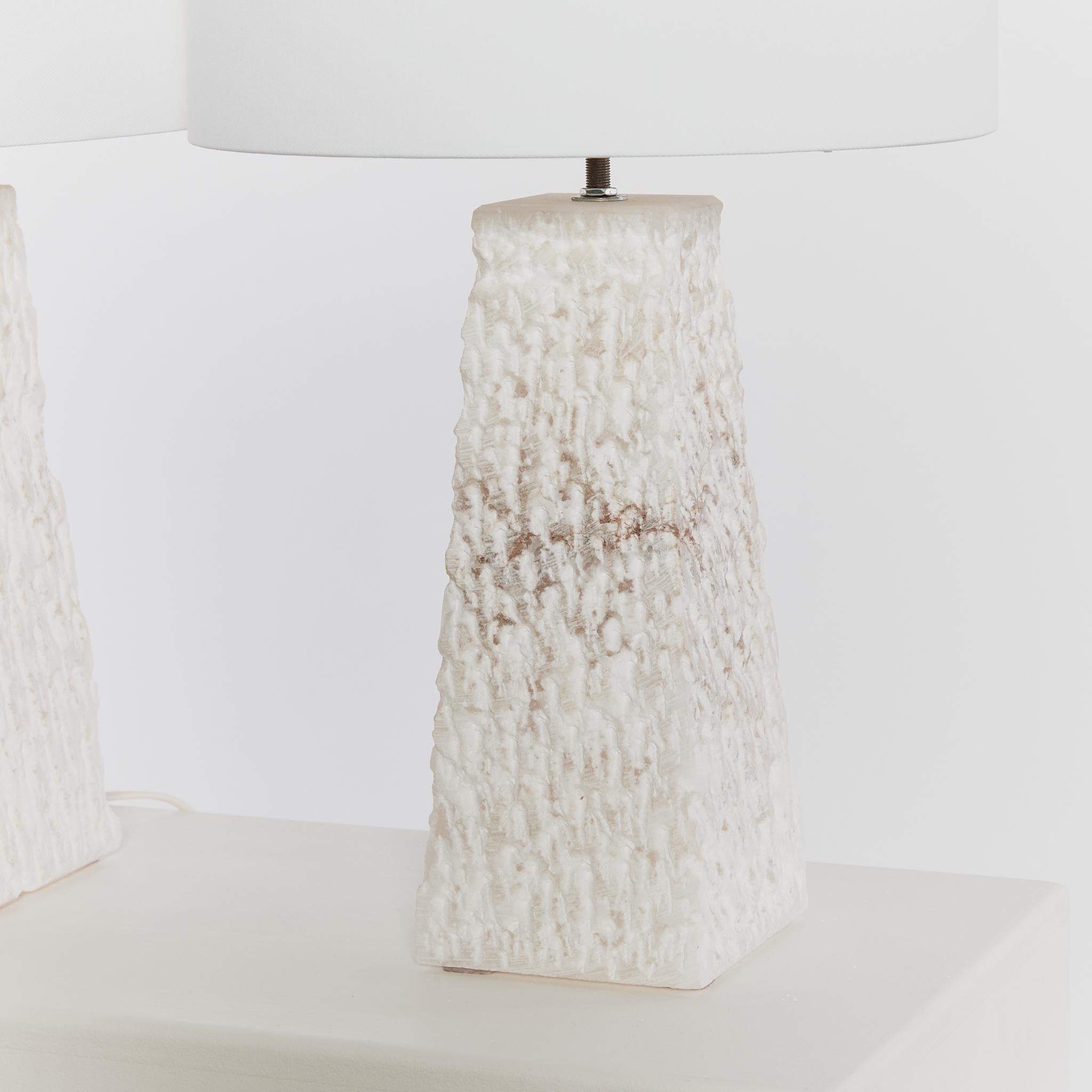Late 20th Century stippled alabaster stone table lamps 2