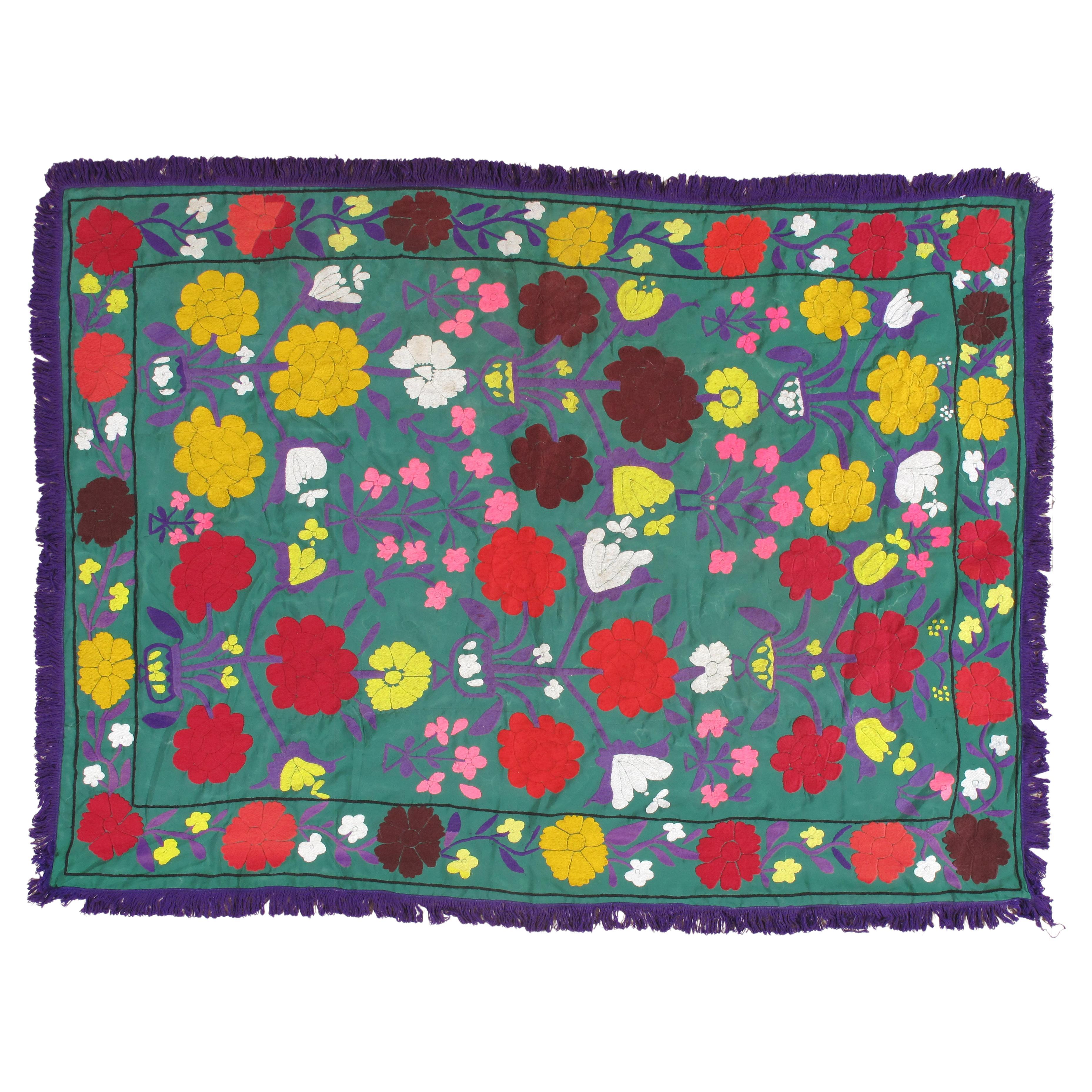 Textile de style Suzani de la fin du 20e siècle, rouge, jaune, floral, coloré