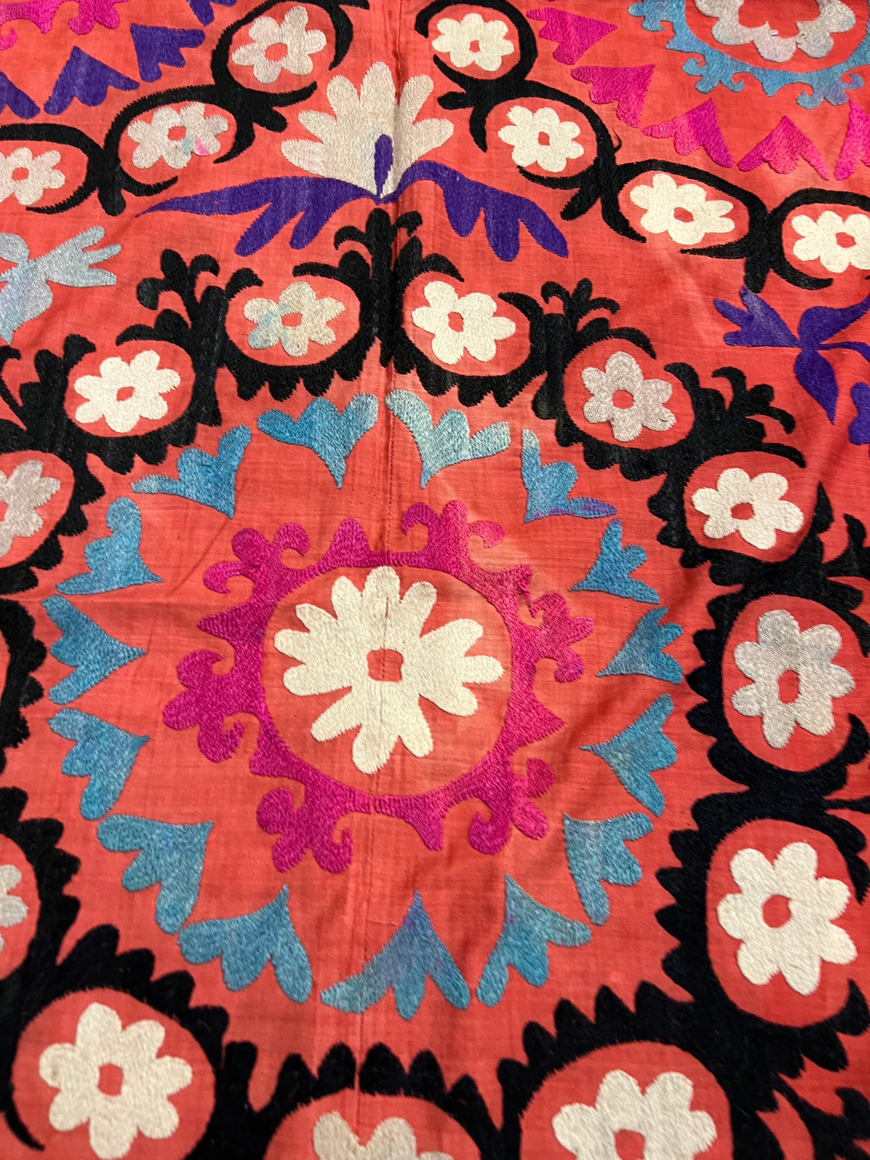 Late 20th Century Suzani Style Textile, Vibrant Pink, Geometric Pattern For Sale 2