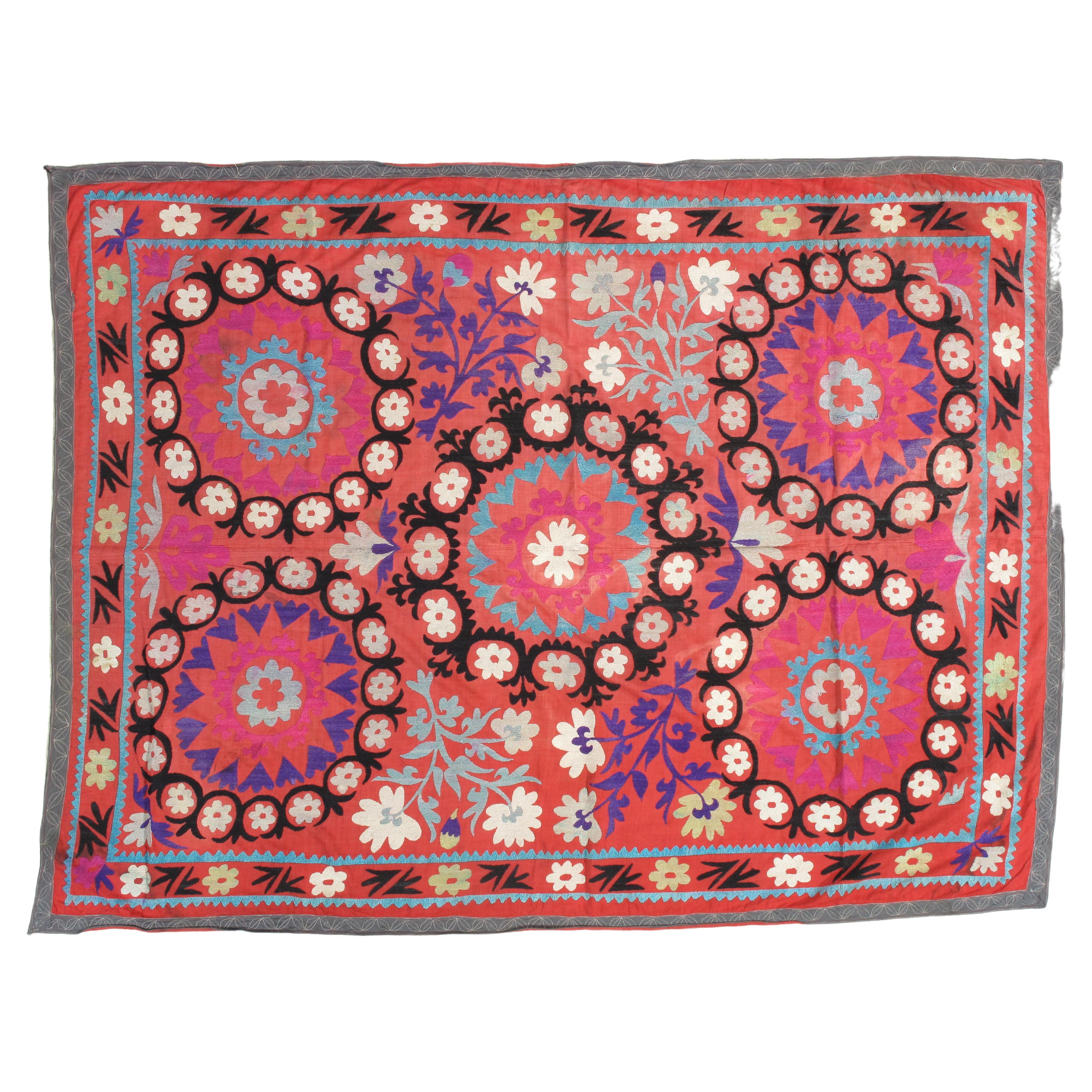 Textile de style Suzani de la fin du 20e siècle, rose vif, motif géométrique