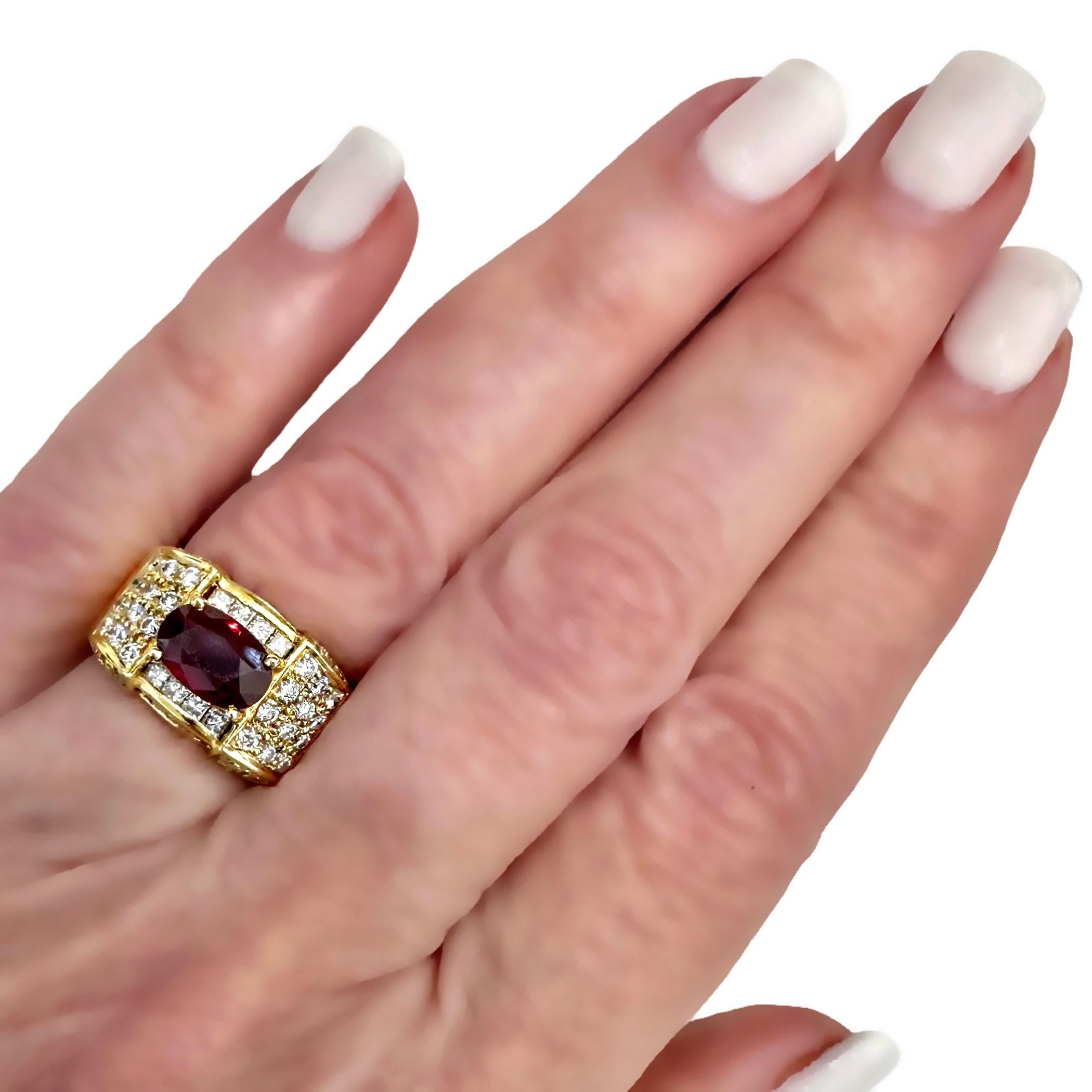 Late-20th Century Tailored 18k Yellow Gold, Ruby and Diamond Cocktail Ring For Sale 7