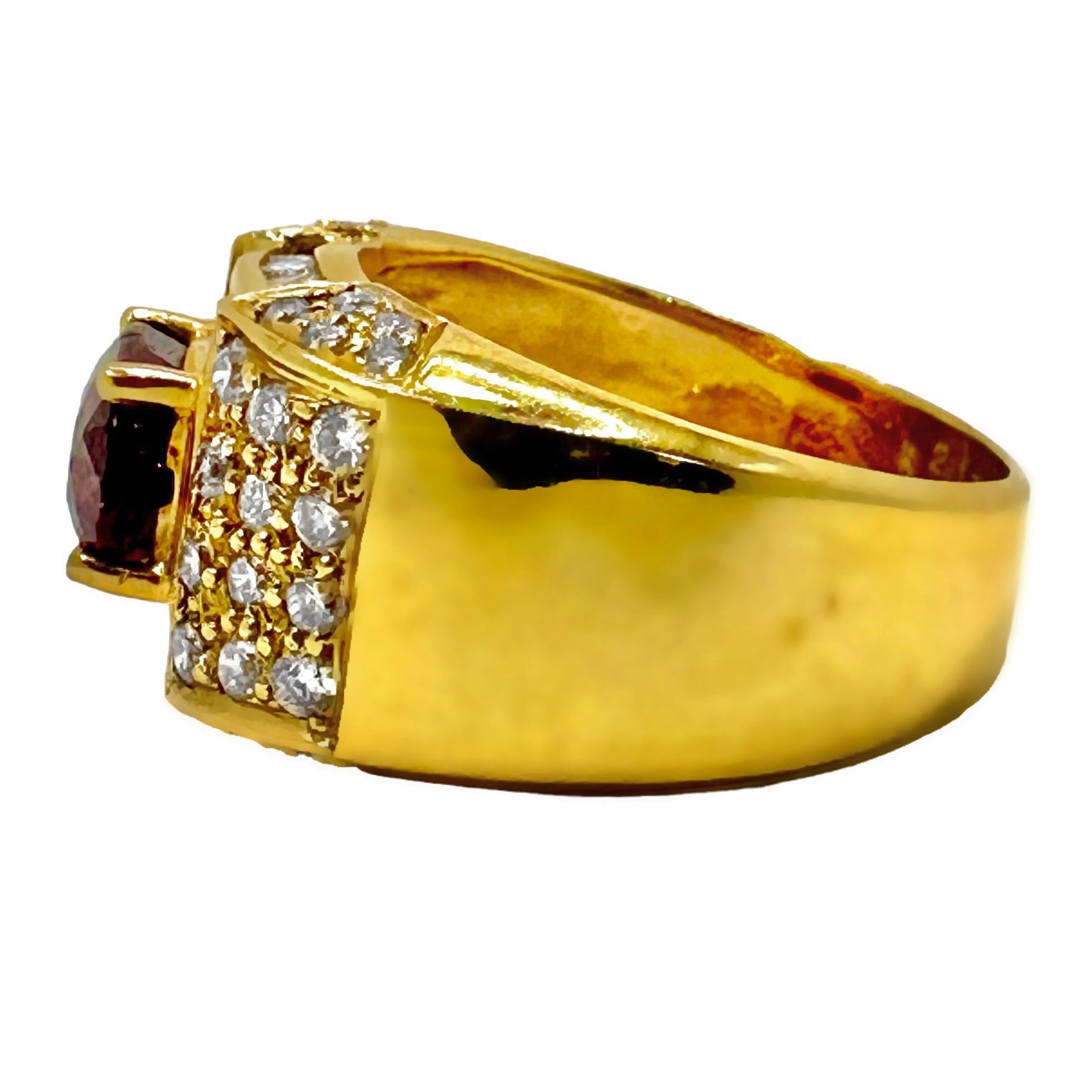 Late-20th Century Tailored 18k Yellow Gold, Ruby and Diamond Cocktail Ring In Good Condition For Sale In Palm Beach, FL