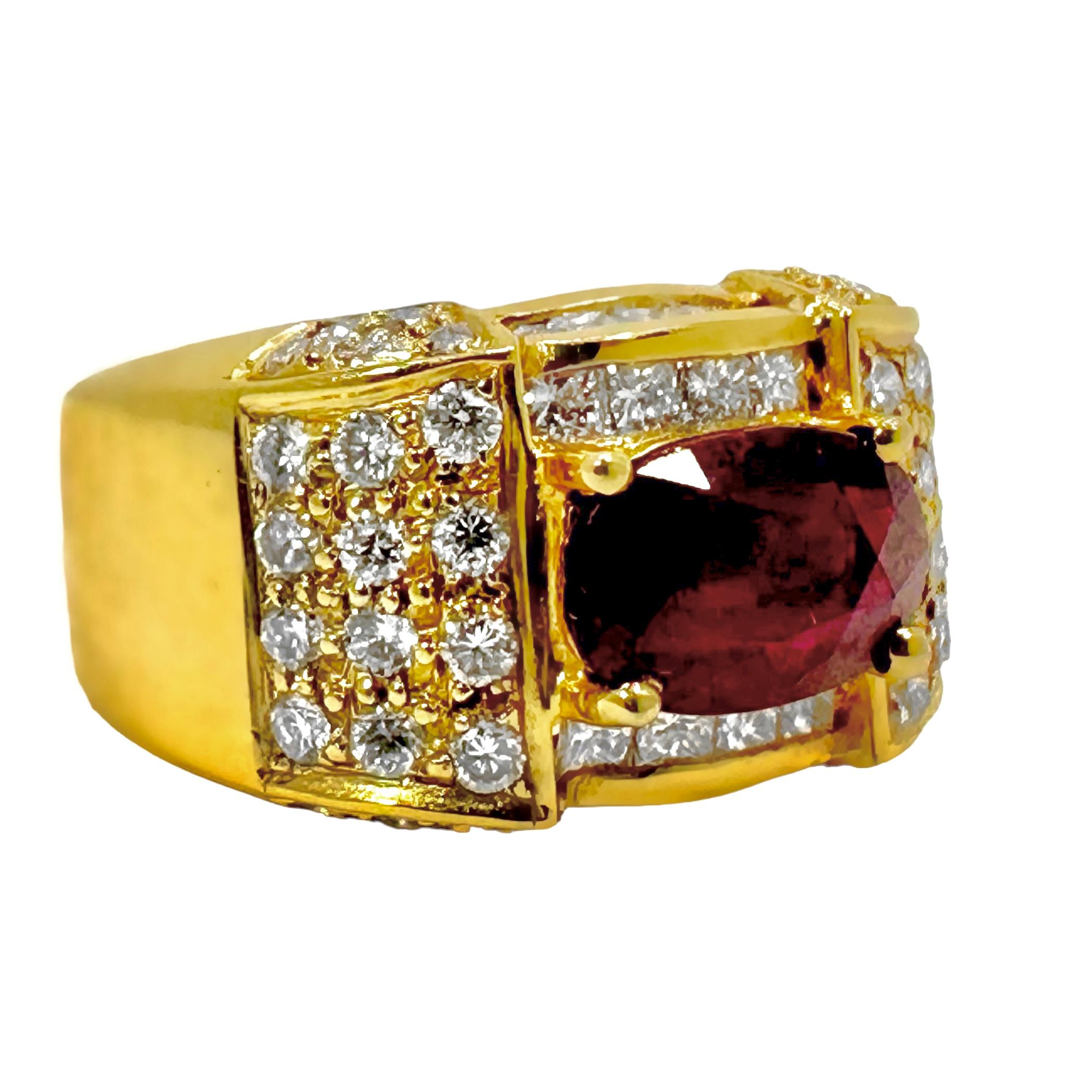 Late-20th Century Tailored 18k Yellow Gold, Ruby and Diamond Cocktail Ring For Sale 2