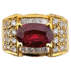 Vintage Late-20th Century Tailored 18k Yellow Gold, Ruby and Diamond Cocktail Ring