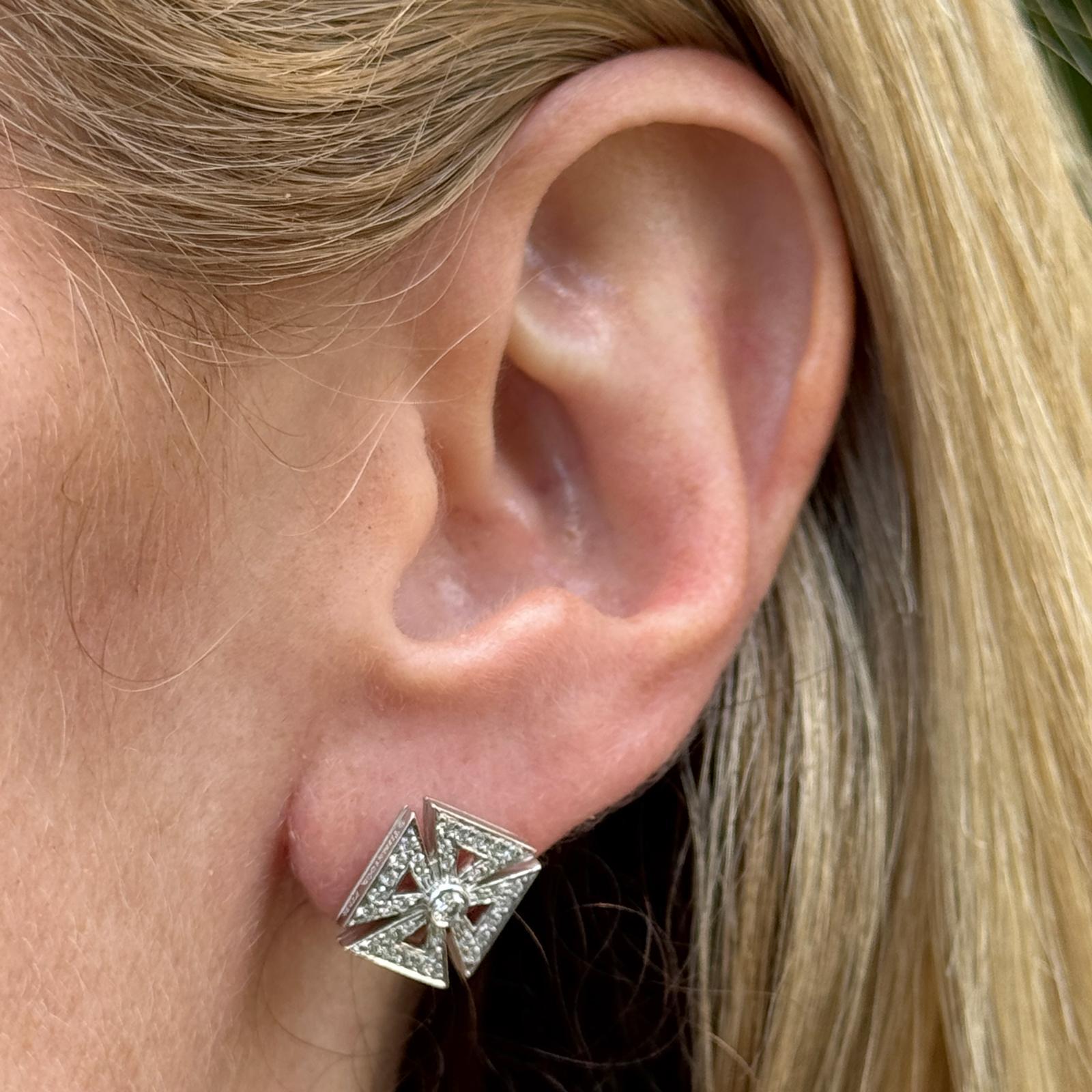 Late 20th Century Tiffany & Co Maltese Cross Diamond Platinum Stud Earrings In Excellent Condition For Sale In Boca Raton, FL