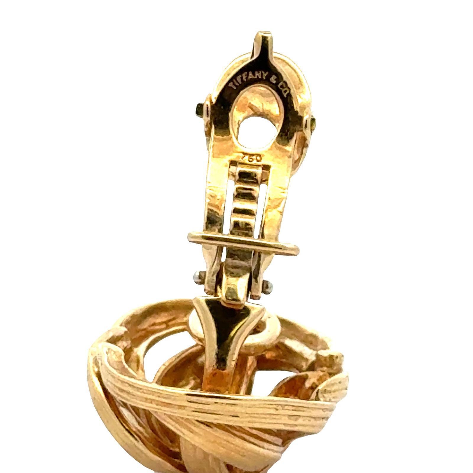 Orecchini a clip con nodo in oro giallo 18 carati Tiffany & Company della fine del XX secolo in vendita 2