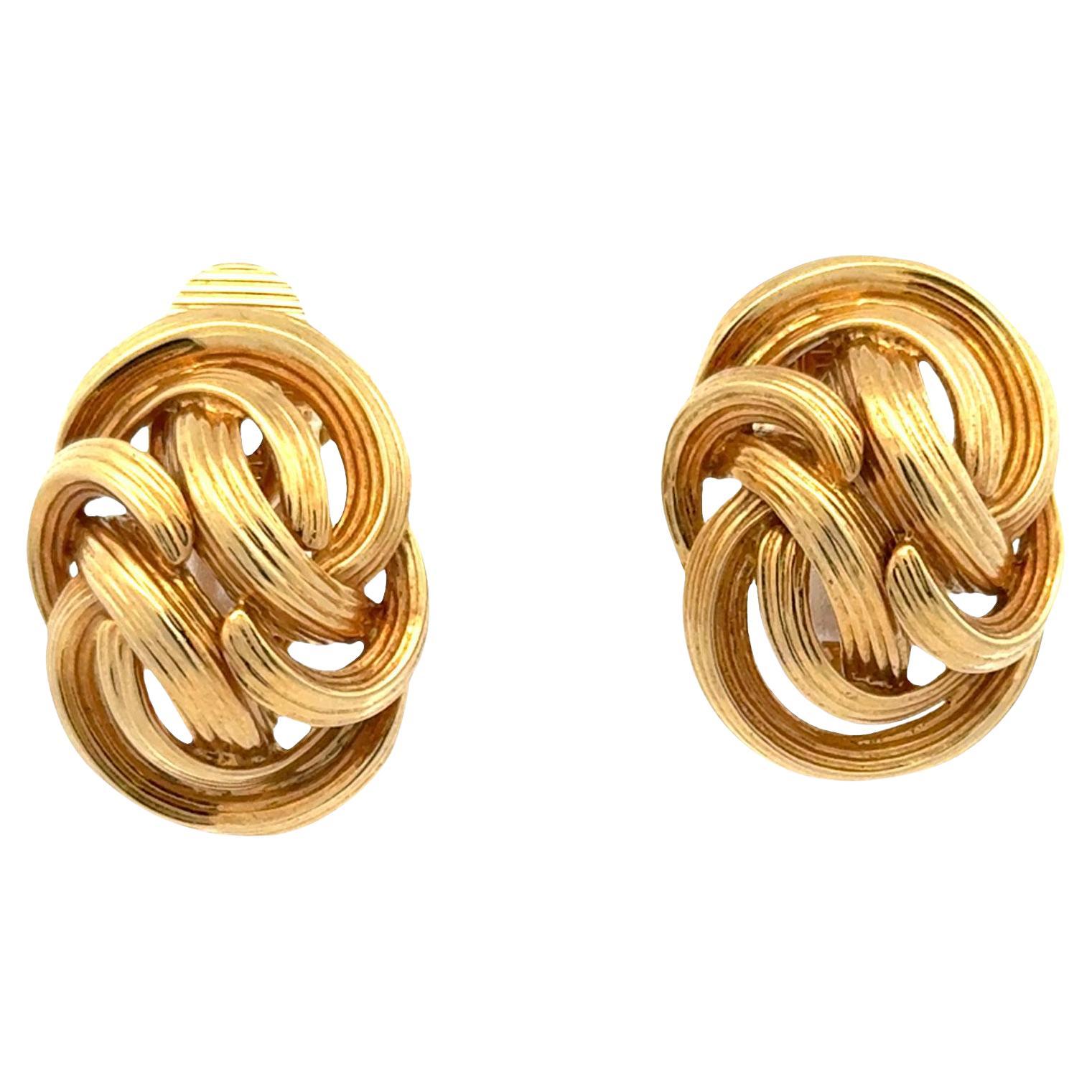 Orecchini a clip con nodo in oro giallo 18 carati Tiffany & Company della fine del XX secolo in vendita