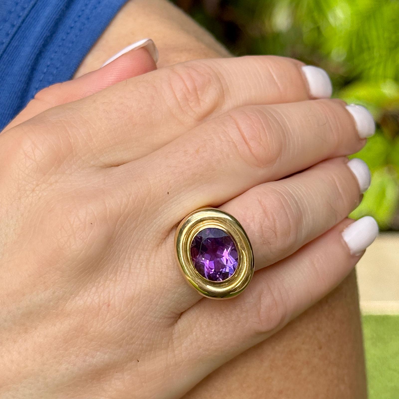 Women's Late 20th Century Tiffany & Company Paloma Piccaso Oval Amethyst 18KYG Ring