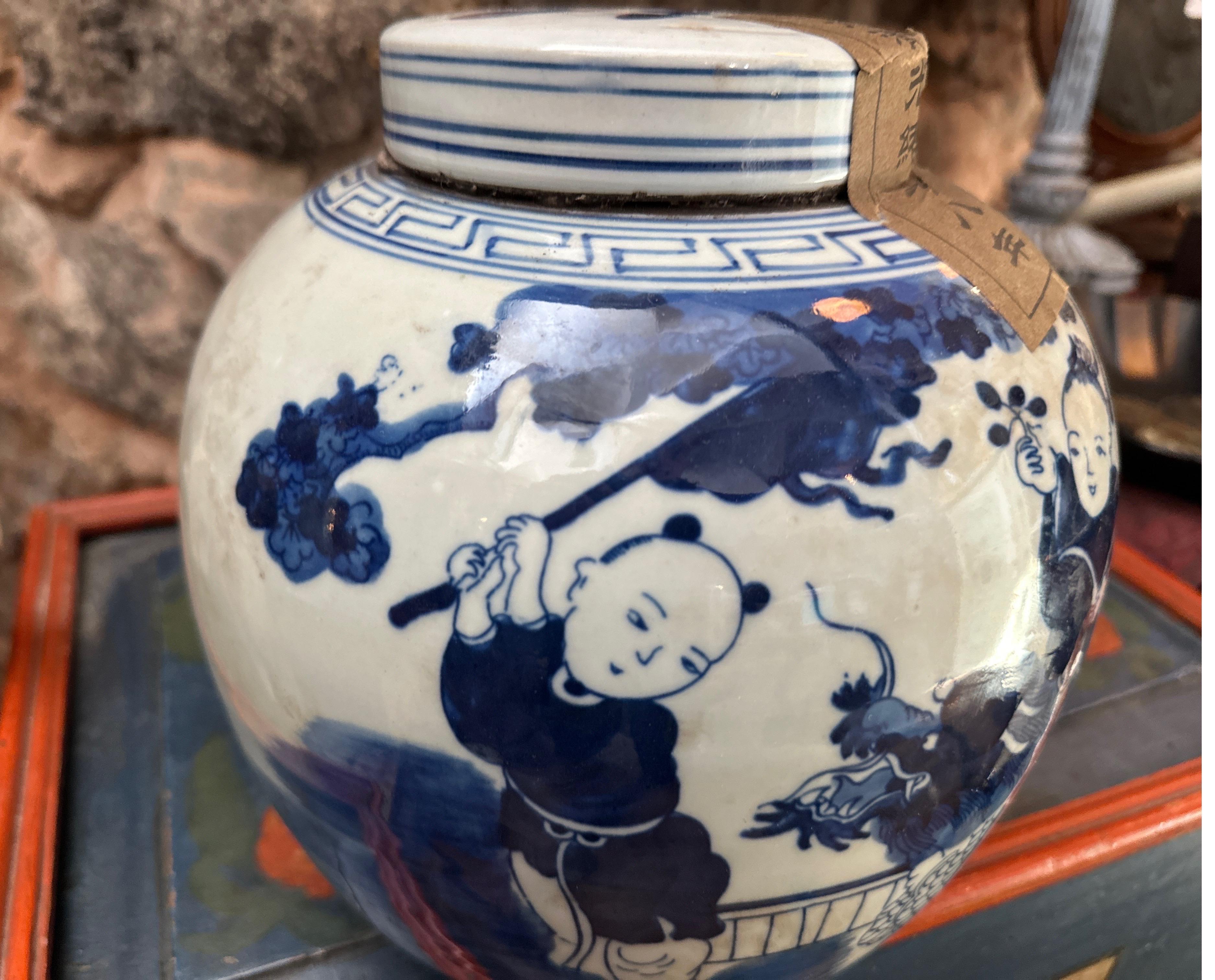 Late 20th Century Traditional Blue and White Ceramic Chinese Ginger Jar For Sale 4