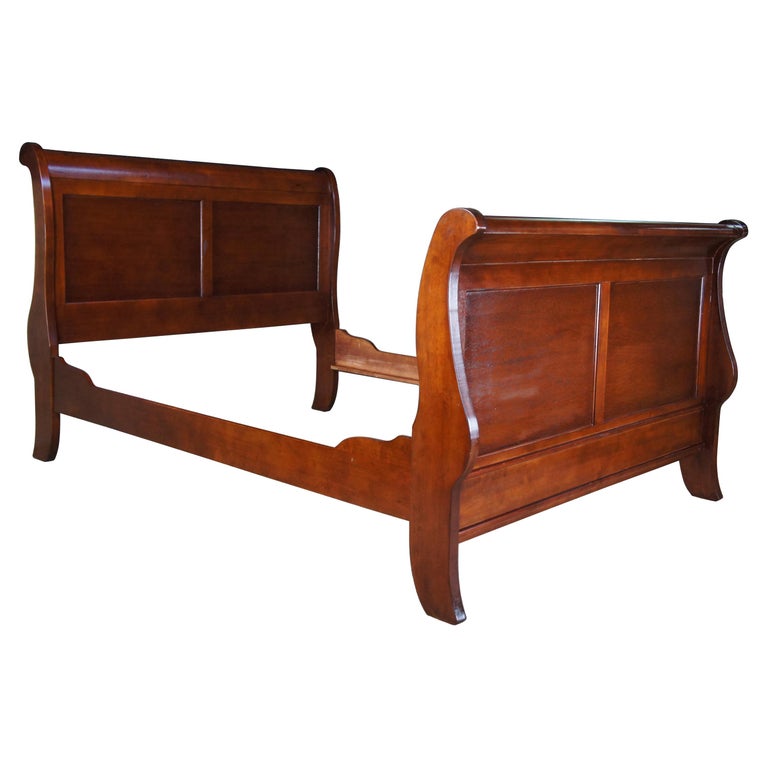 Late 20th Century Traditional Louis Phillipe Style Queen Size Sleigh