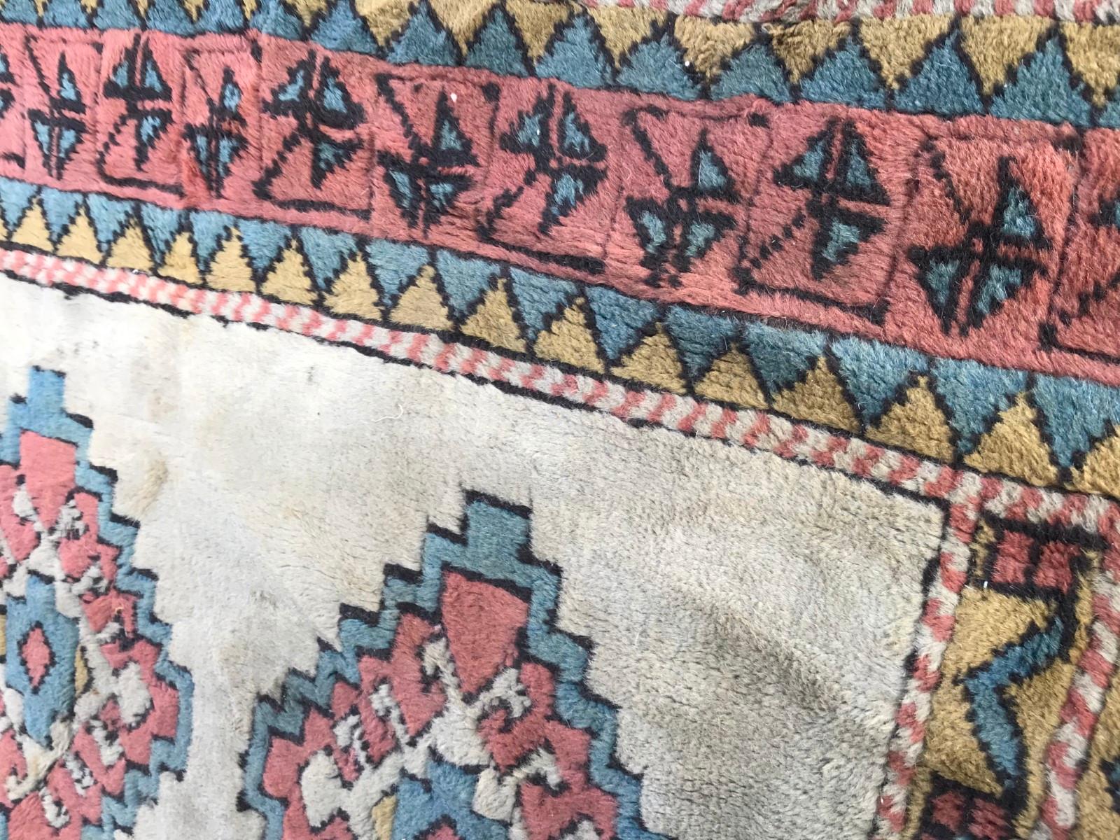 Late 20th Century Turkish Kars Rug In Good Condition For Sale In Saint Ouen, FR