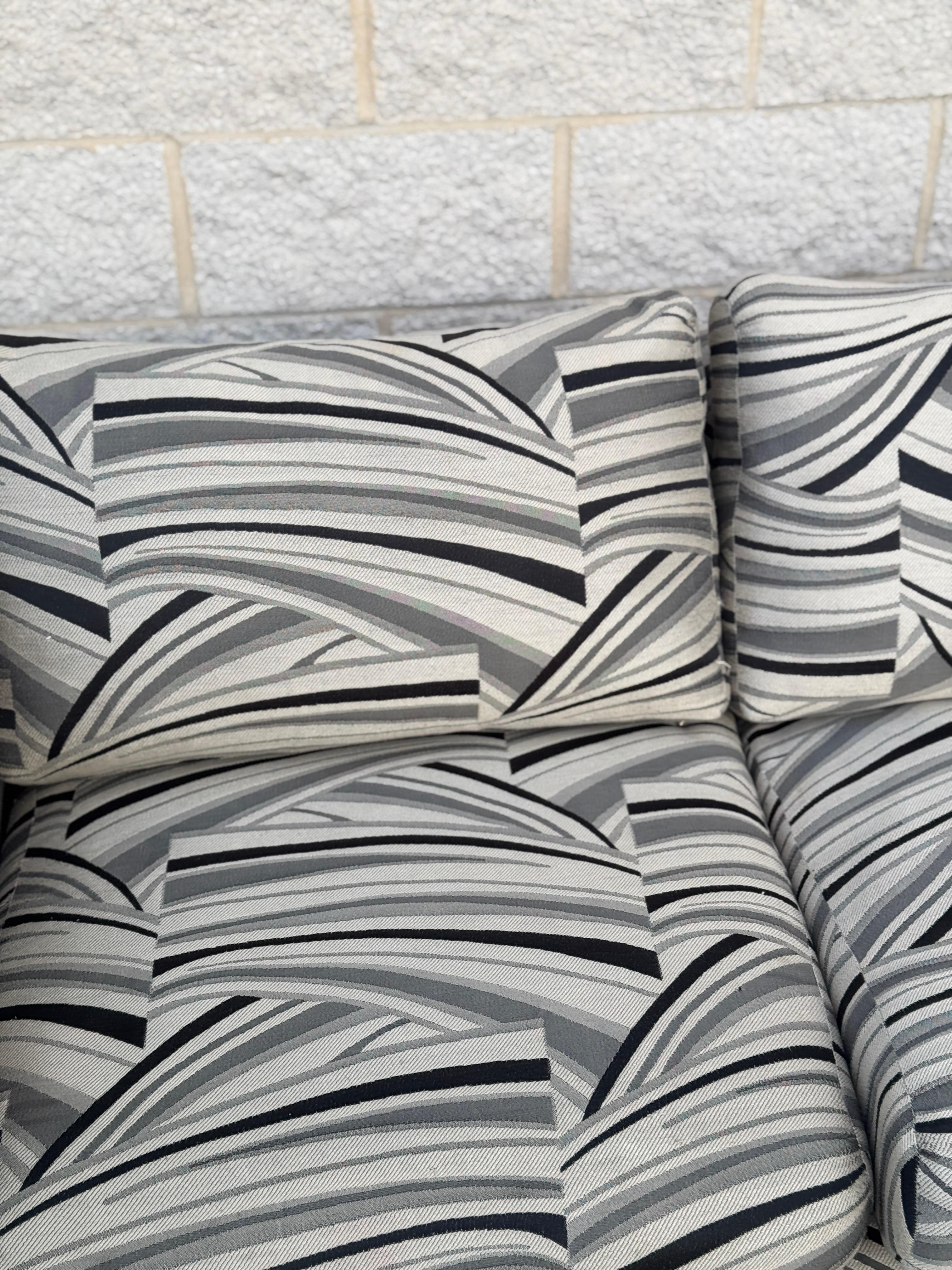 American Late 20th-Century Tuxedo Sofas With Abstract Upholstery - Set of 2 For Sale
