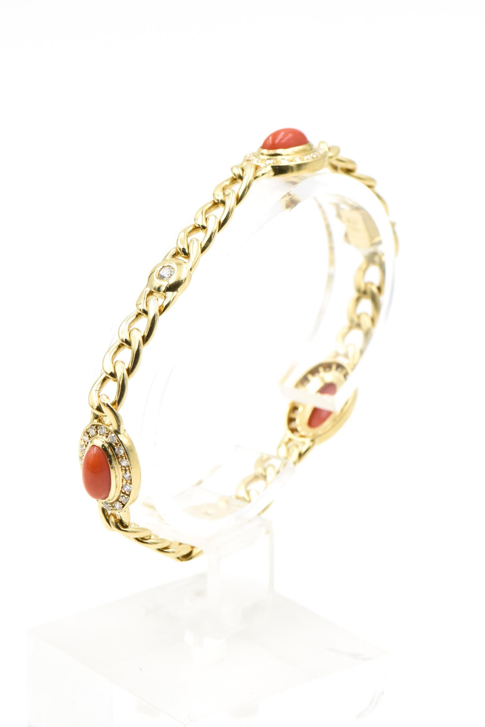 Late 20th Century UnoAErre Italian Red Coral Diamond Gold Chain Link Bracelet In Good Condition In Miami Beach, FL