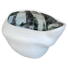 Fin du 20ème siècle Vintage Biomorphic Studio Pottery Bowl - Signé