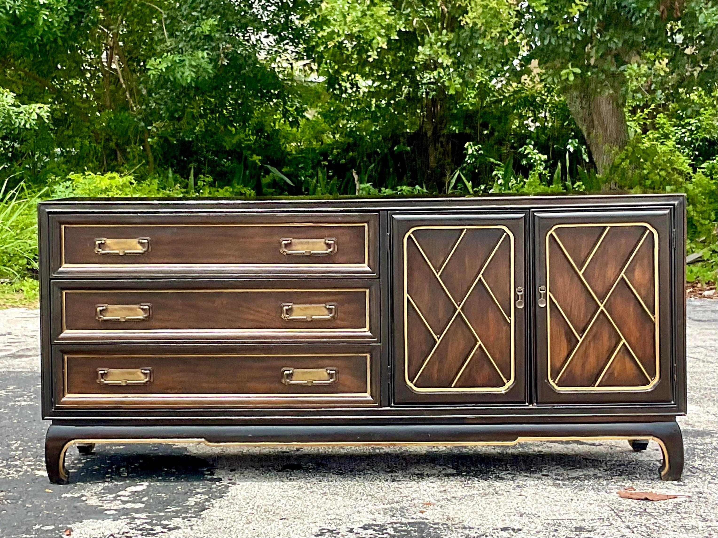 Late 20th Century Vintage American of Martinsville Chinese Chippendale Credenza For Sale 5