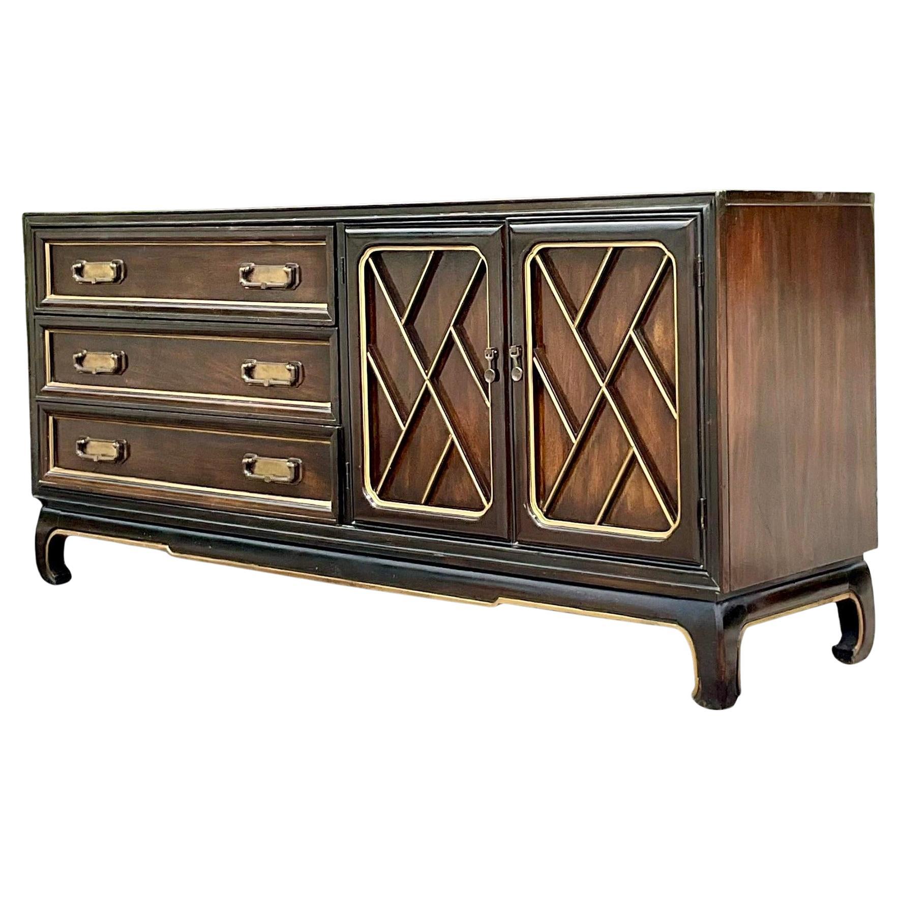 Late 20th Century Vintage American of Martinsville Chinese Chippendale Credenza For Sale