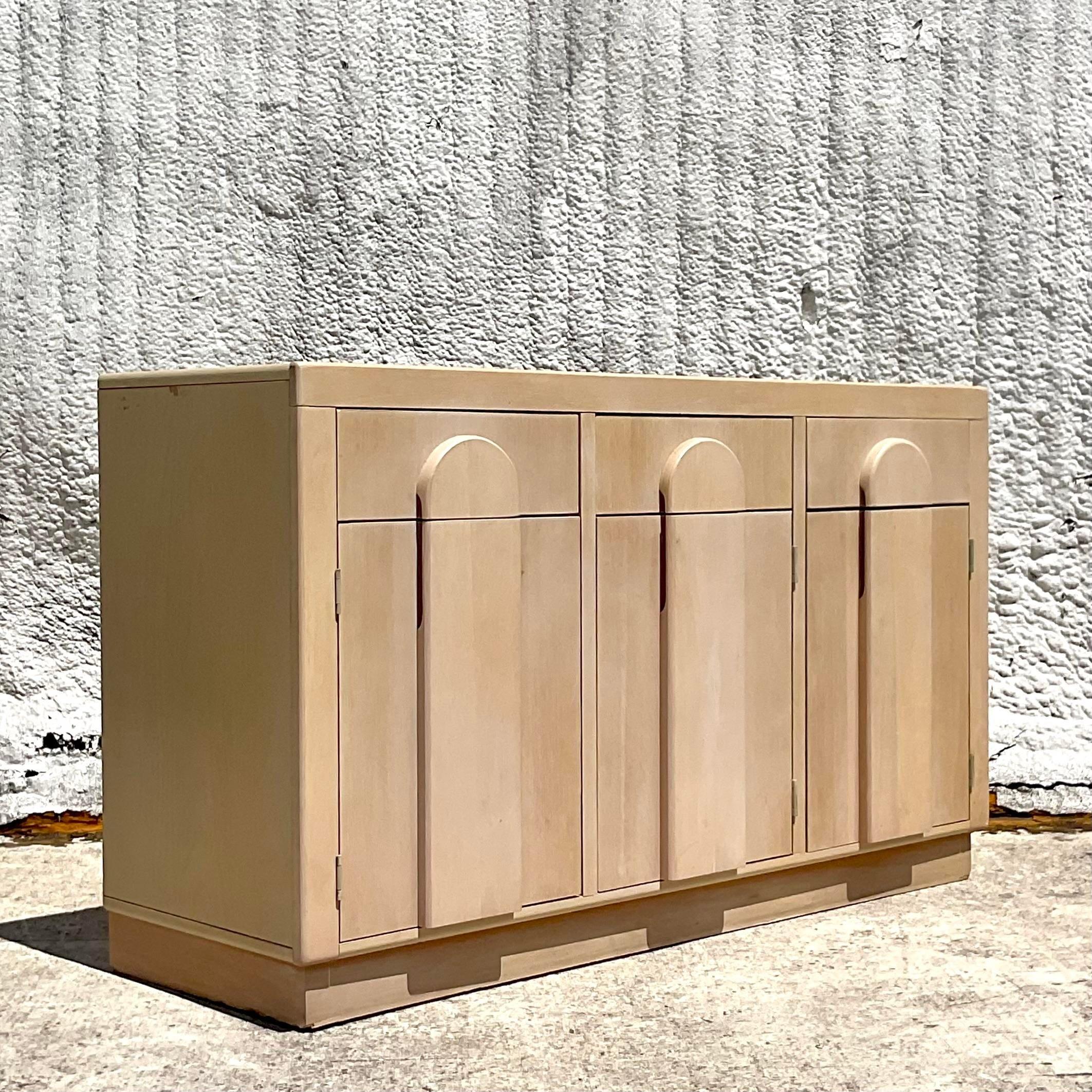 Late 20th Century Vintage Boho Broyhill Arched Credenza 2