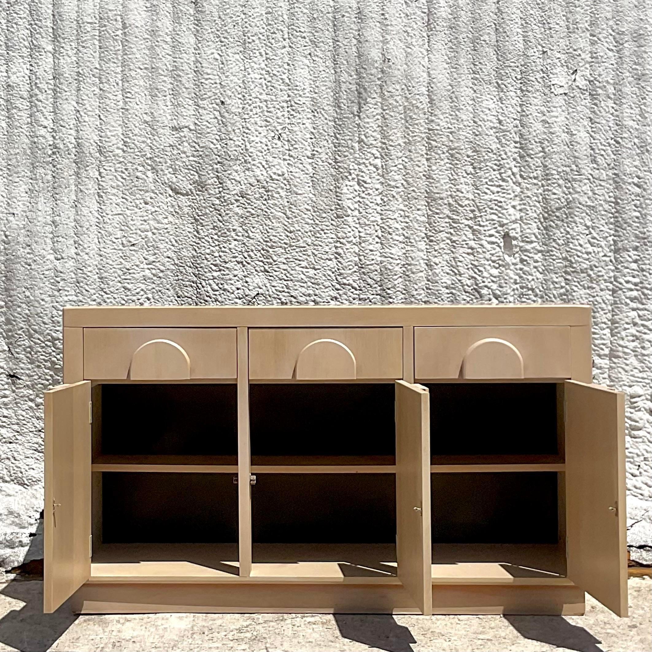 Late 20th Century Vintage Boho Broyhill Arched Credenza For Sale 3