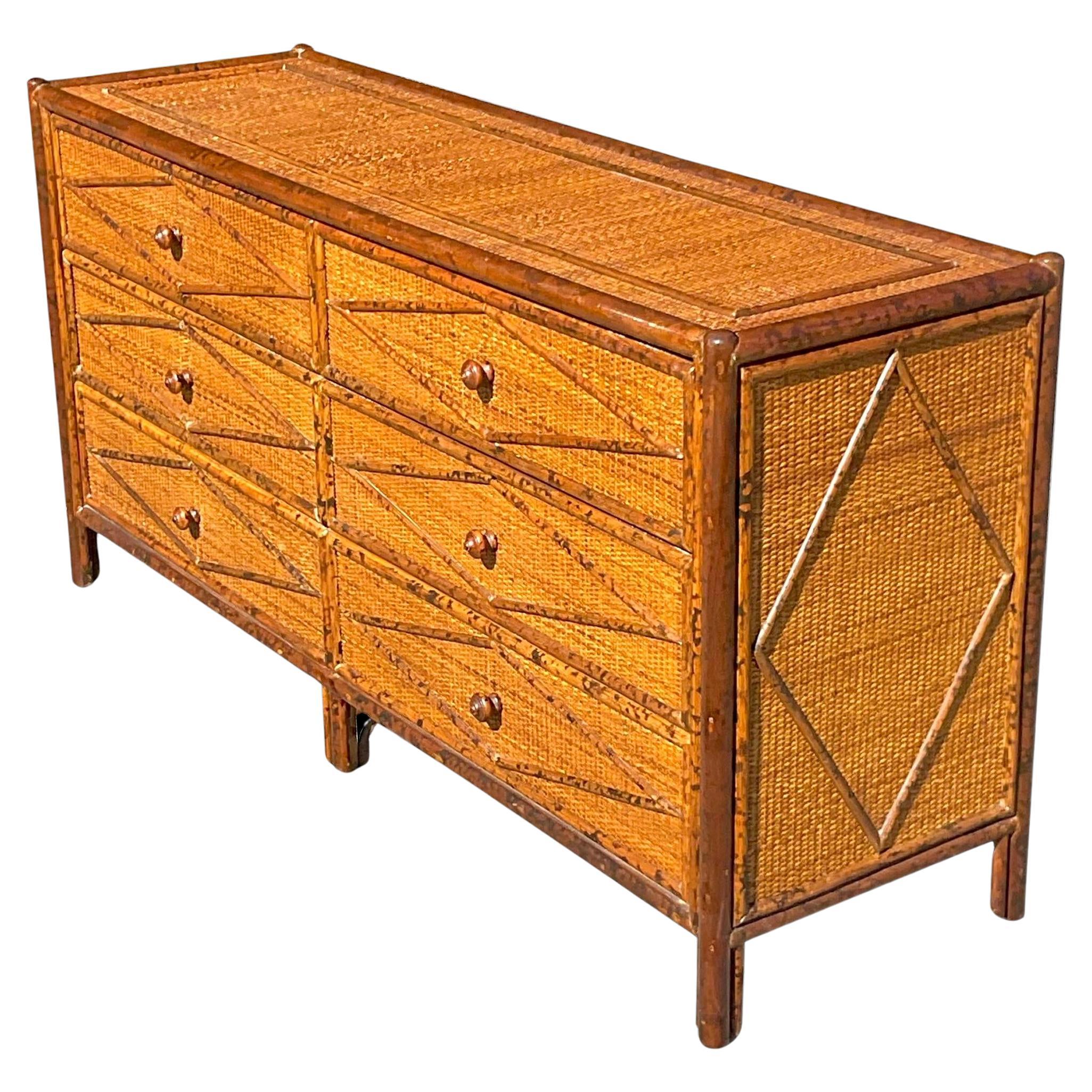 Ende des 20. Jahrhunderts Vintage Boho Burnt Bamboo Diamond Dresser im Angebot