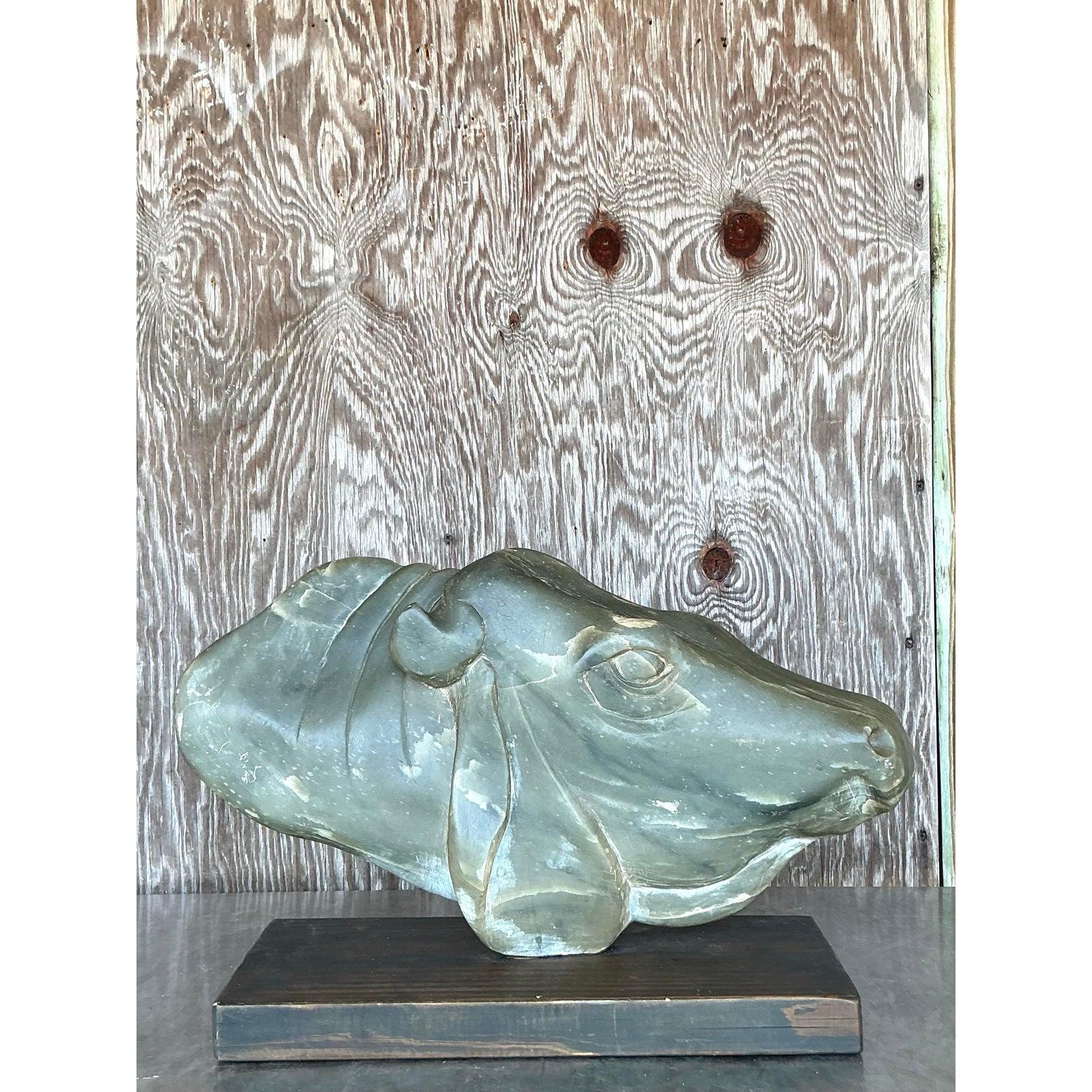 Busto di mucca in pietra ollare intagliato alla fine del 20° secolo, vintage e boho in vendita 4