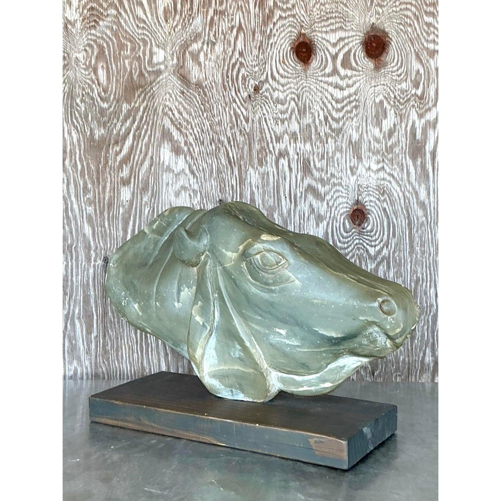 XX secolo Busto di mucca in pietra ollare intagliato alla fine del 20° secolo, vintage e boho in vendita