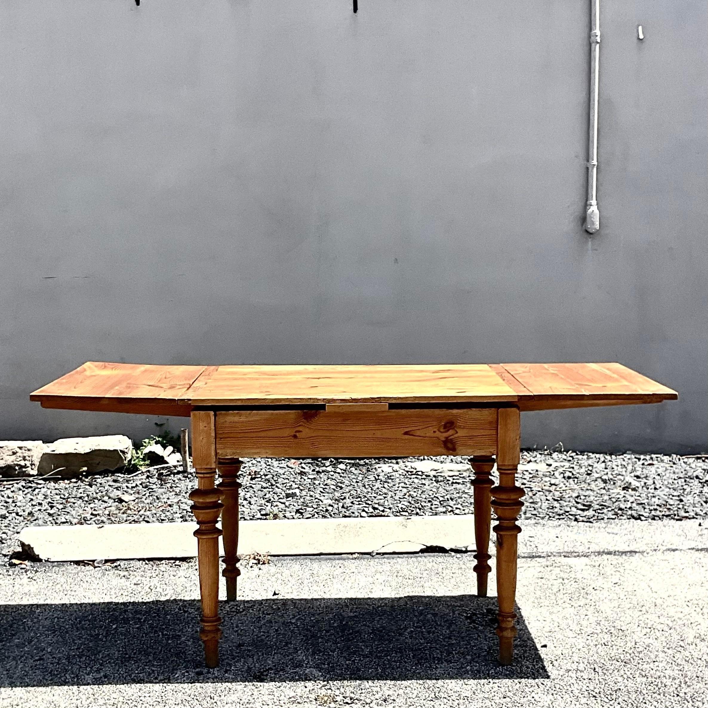 Late 20th Century Vintage Boho Expandable Farm Table In Good Condition In west palm beach, FL