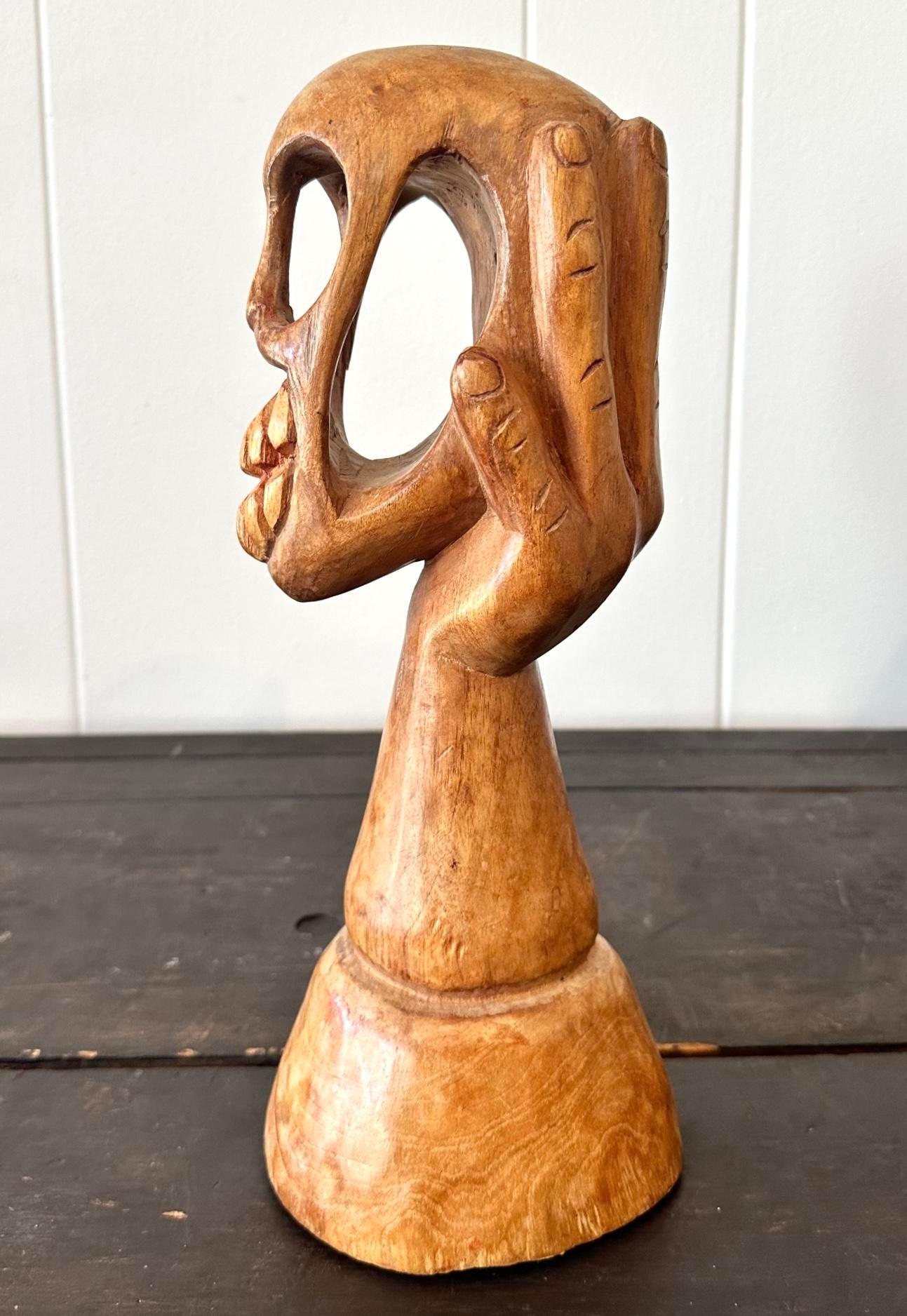 Legno Teschio in legno intagliato a mano di Wood Wood, scultura della fine del XX secolo $ in vendita