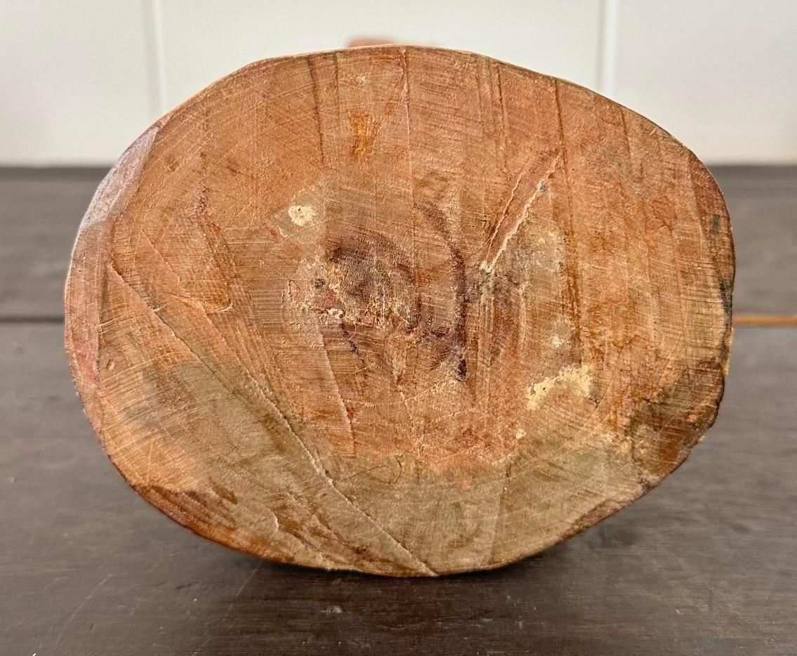 Teschio in legno intagliato a mano di Wood Wood, scultura della fine del XX secolo $ in vendita 1