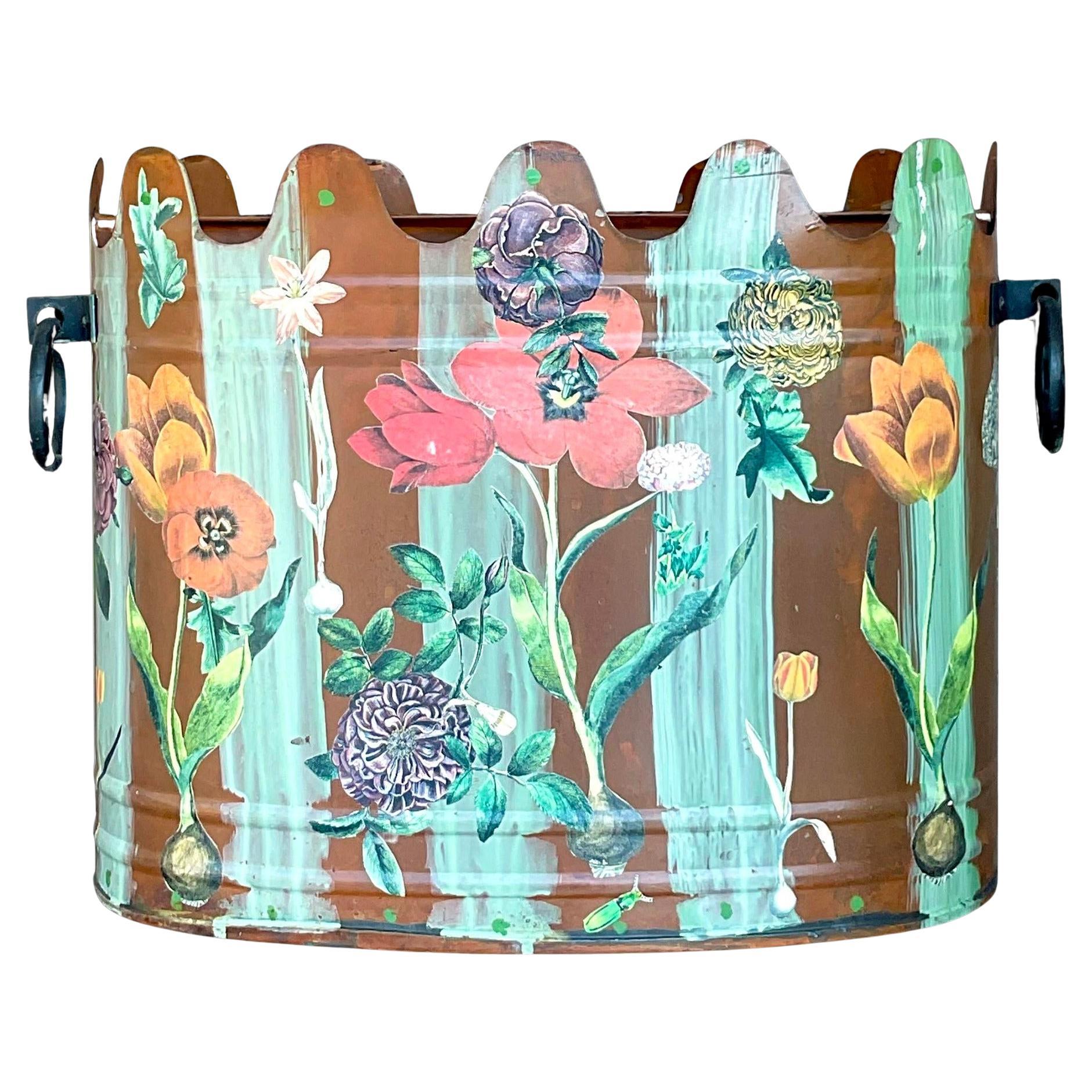 Vaso in metallo dipinto a mano Boho della fine del XX secolo in vendita