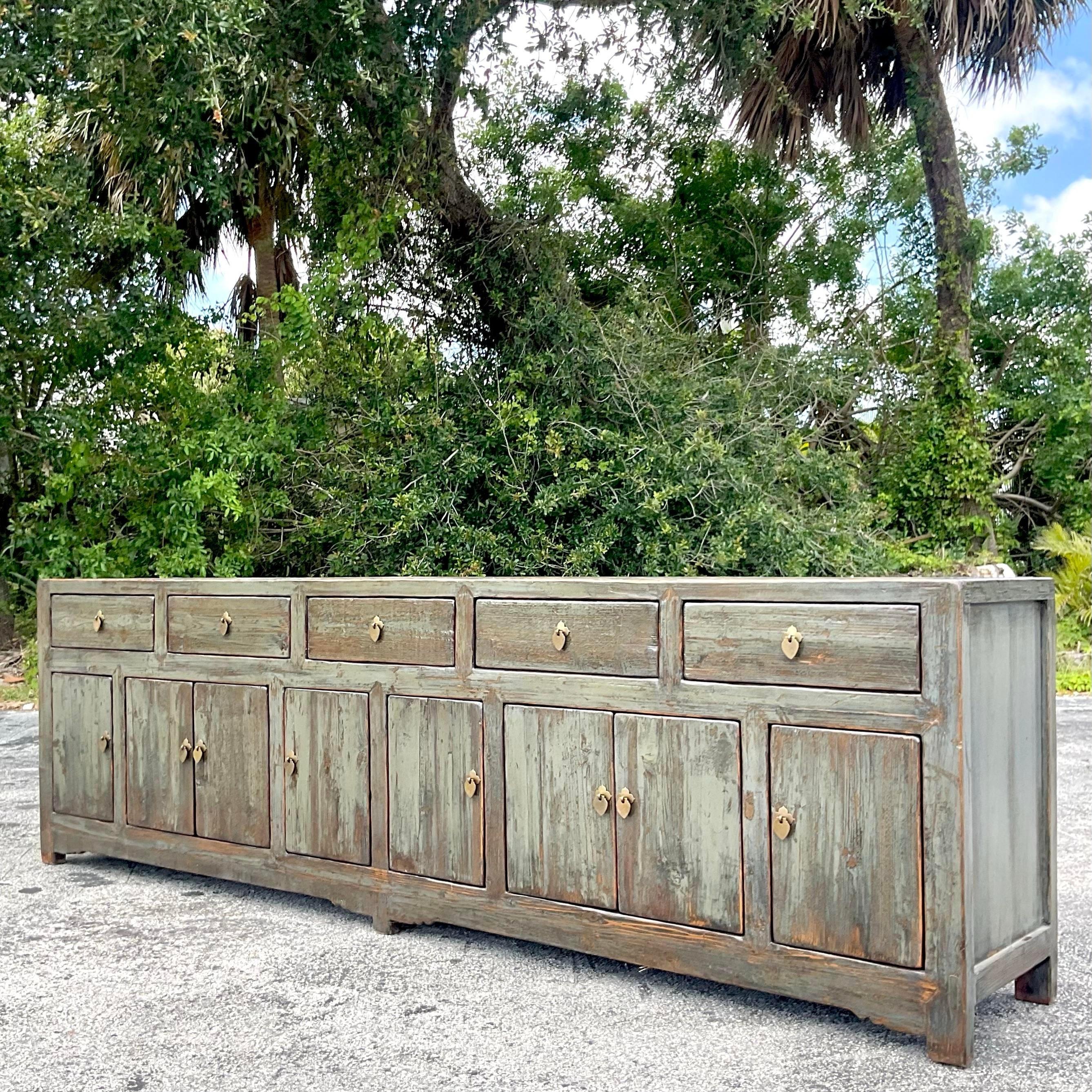 Crédence en bois recyclé de la fin du 20e siècle Vintage Boho Monumental Bon état - En vente à west palm beach, FL