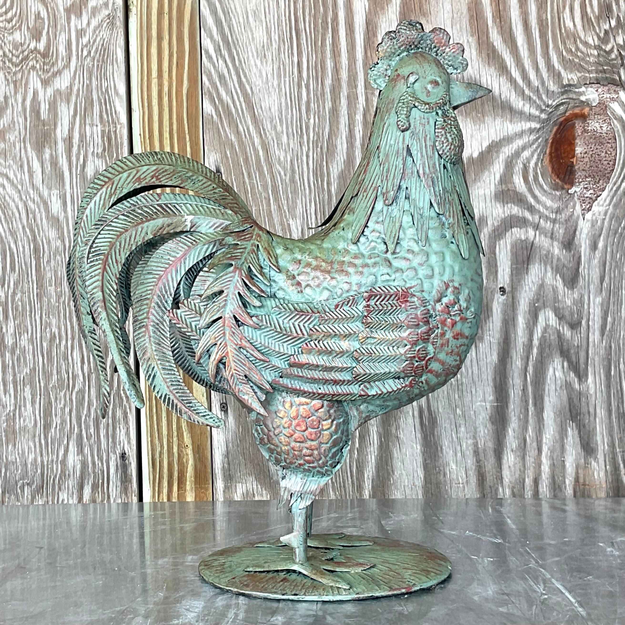 Fin du 20ème siècle Vintage Boho Coq en étain patiné Bon état à West Palm Beach, FL