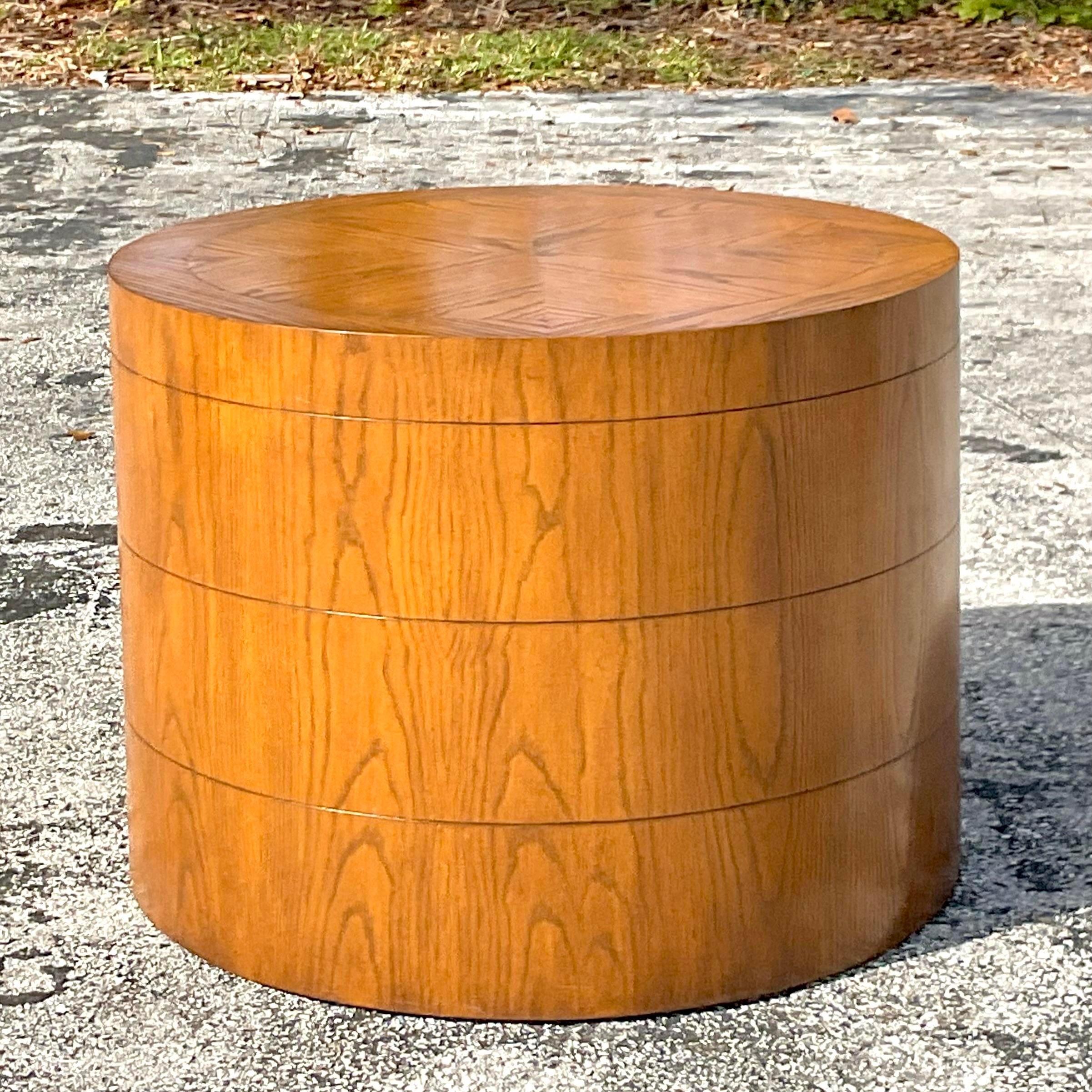 Fin du 20ème siècle Vintage Boho Table à tambour en bois à trois bandes en vente 1