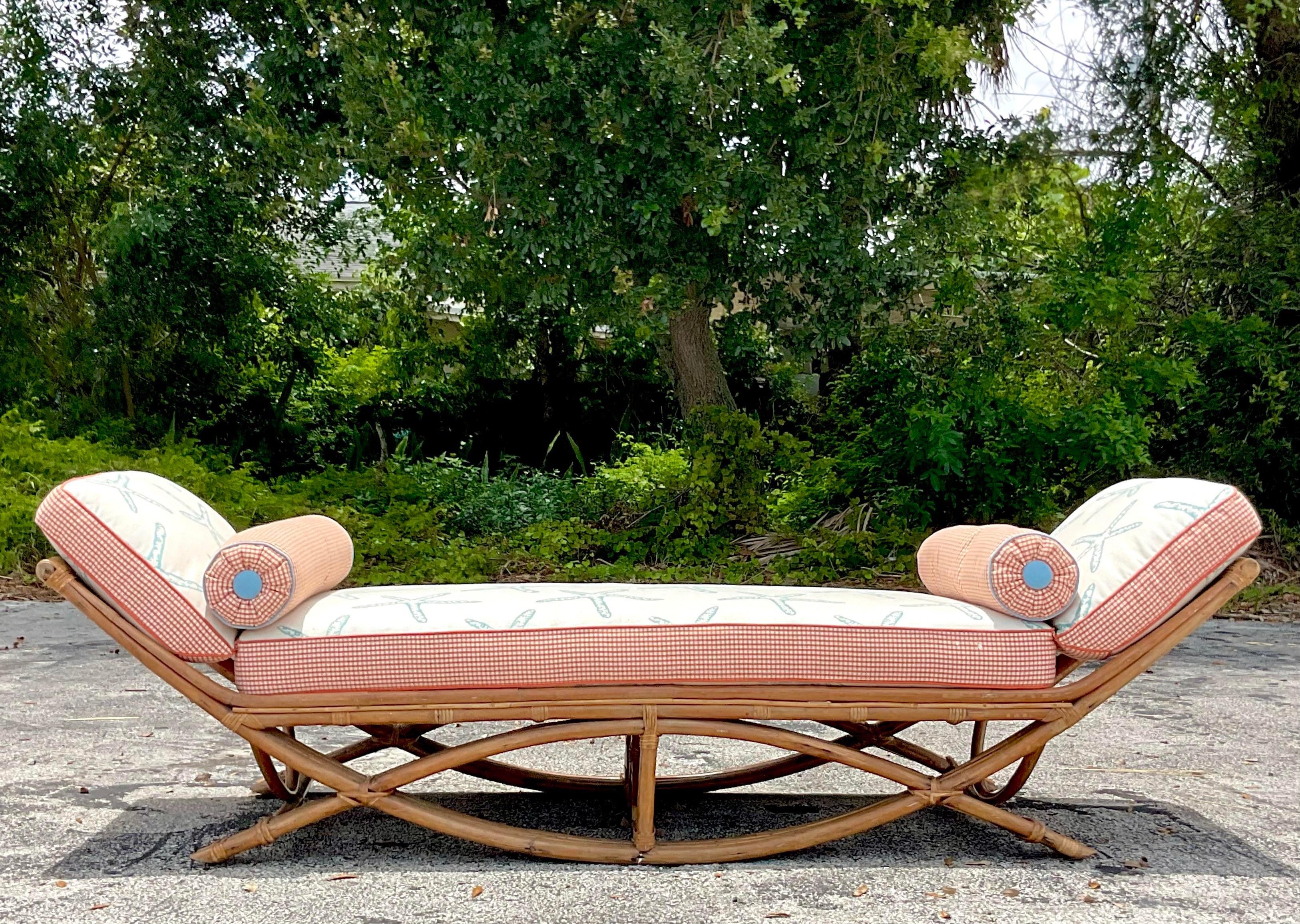 Late 20th Century Vintage Coastal Bent Bamboo Day Bed In Good Condition In West Palm Beach, FL