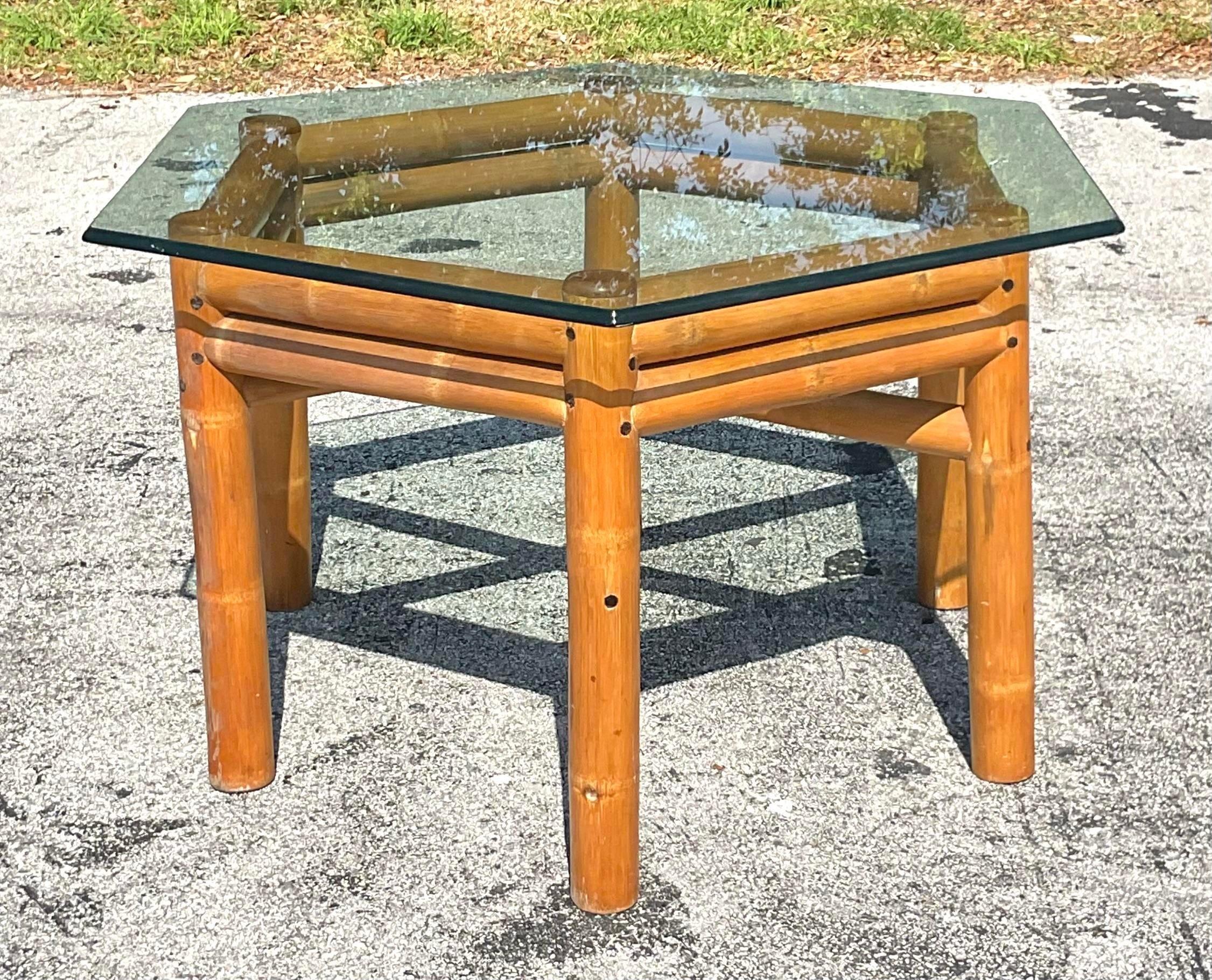 Bambou Table de salle à manger octogonale en bambou éléphant côtier de la fin du 20e siècle en vente