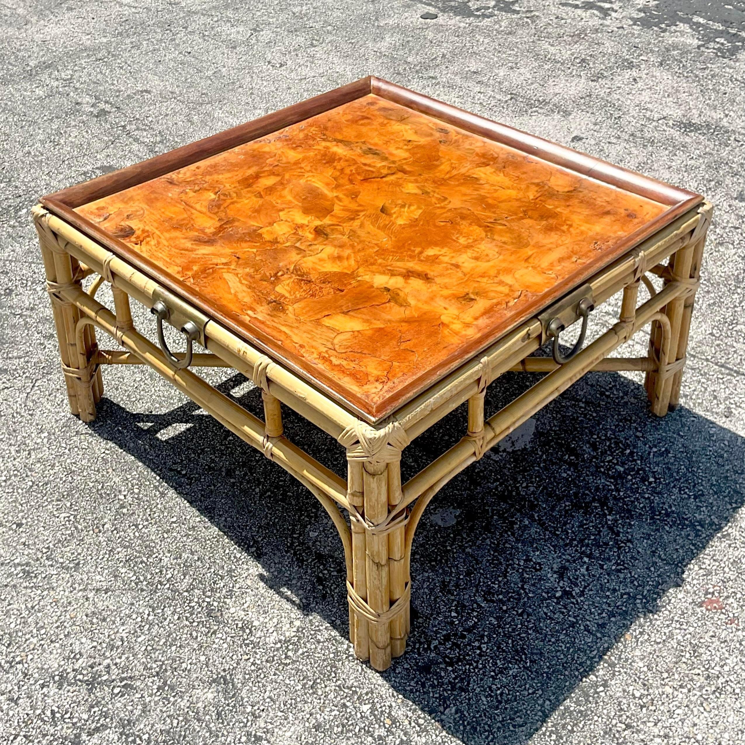 20ième siècle Table basse en rotin et bois de bourgogne italien de la fin du 20e siècle en vente