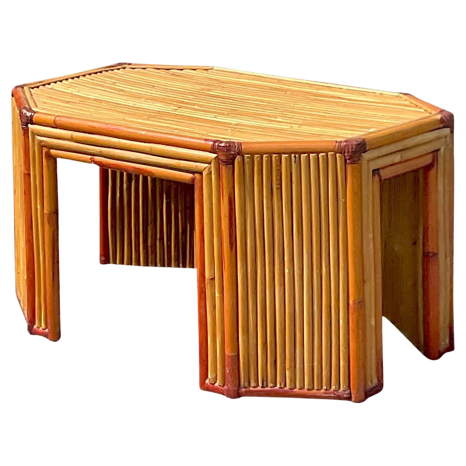 Table basse en rotin octogonale de style côtier de la fin du 20e siècle
