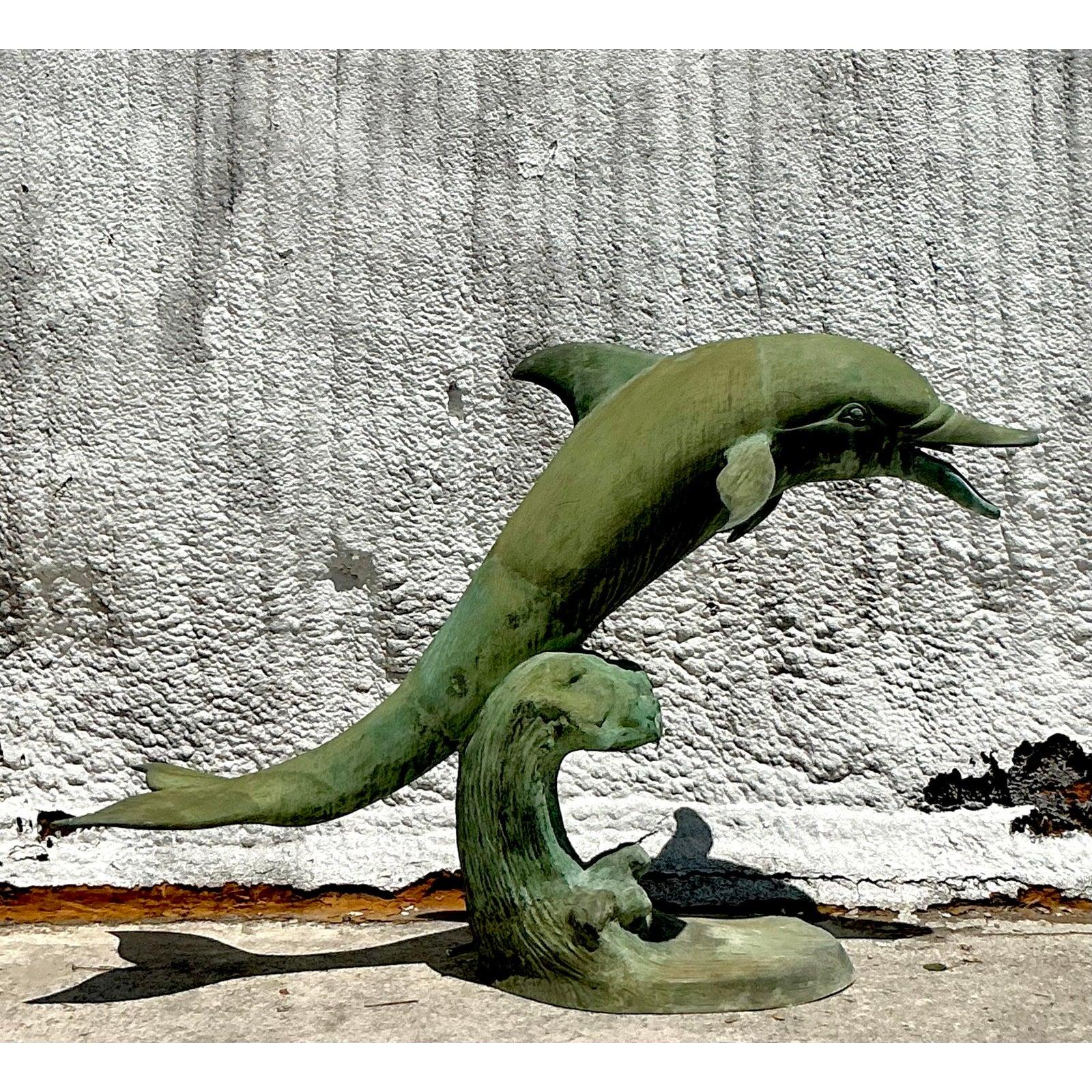 20ième siècle Sculpture de dauphin en bronze patiné de la fin du 20e siècle pour la côte en vente