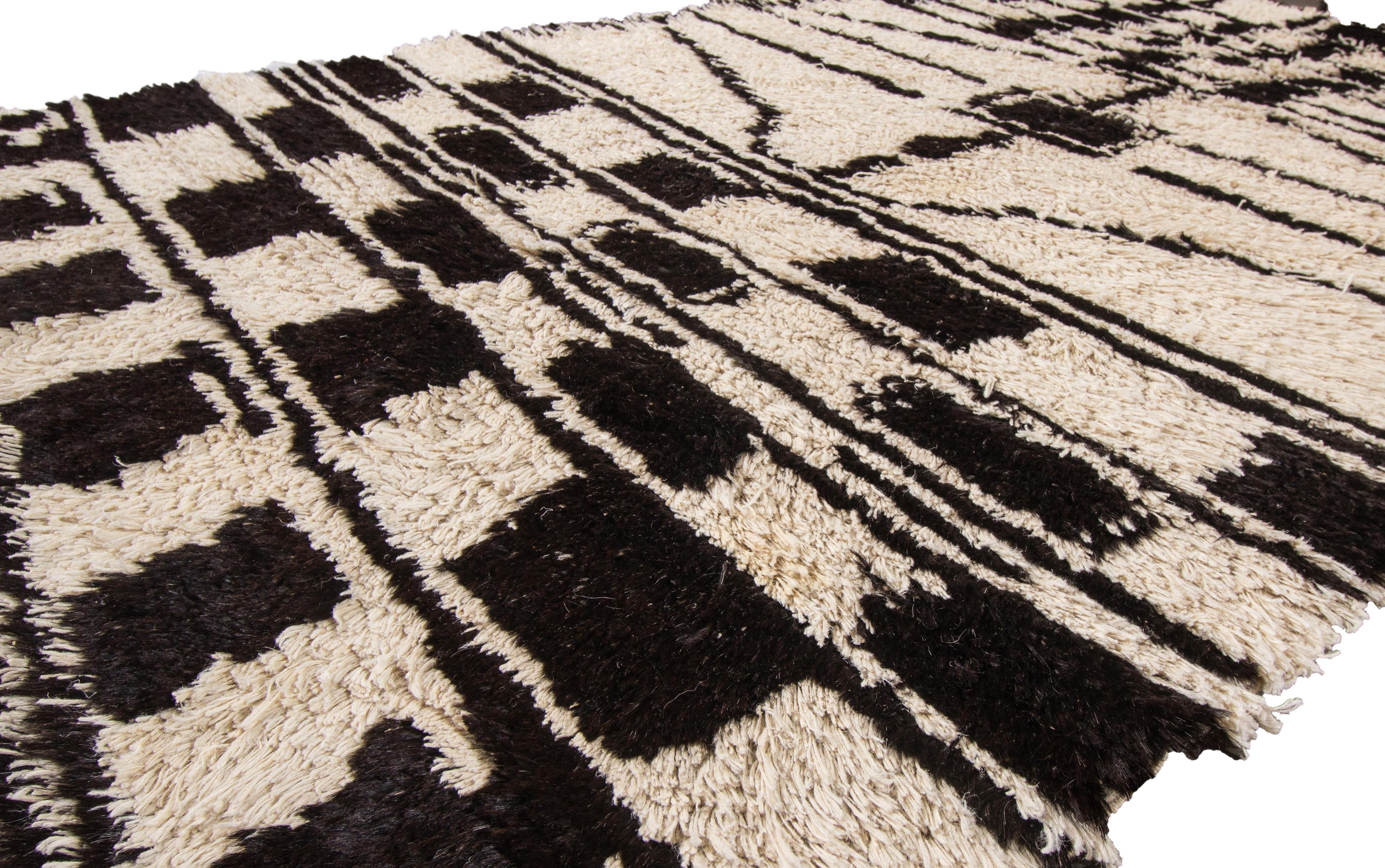 Late 20th Century Vintage Designed Moroccan Wool Rug 3