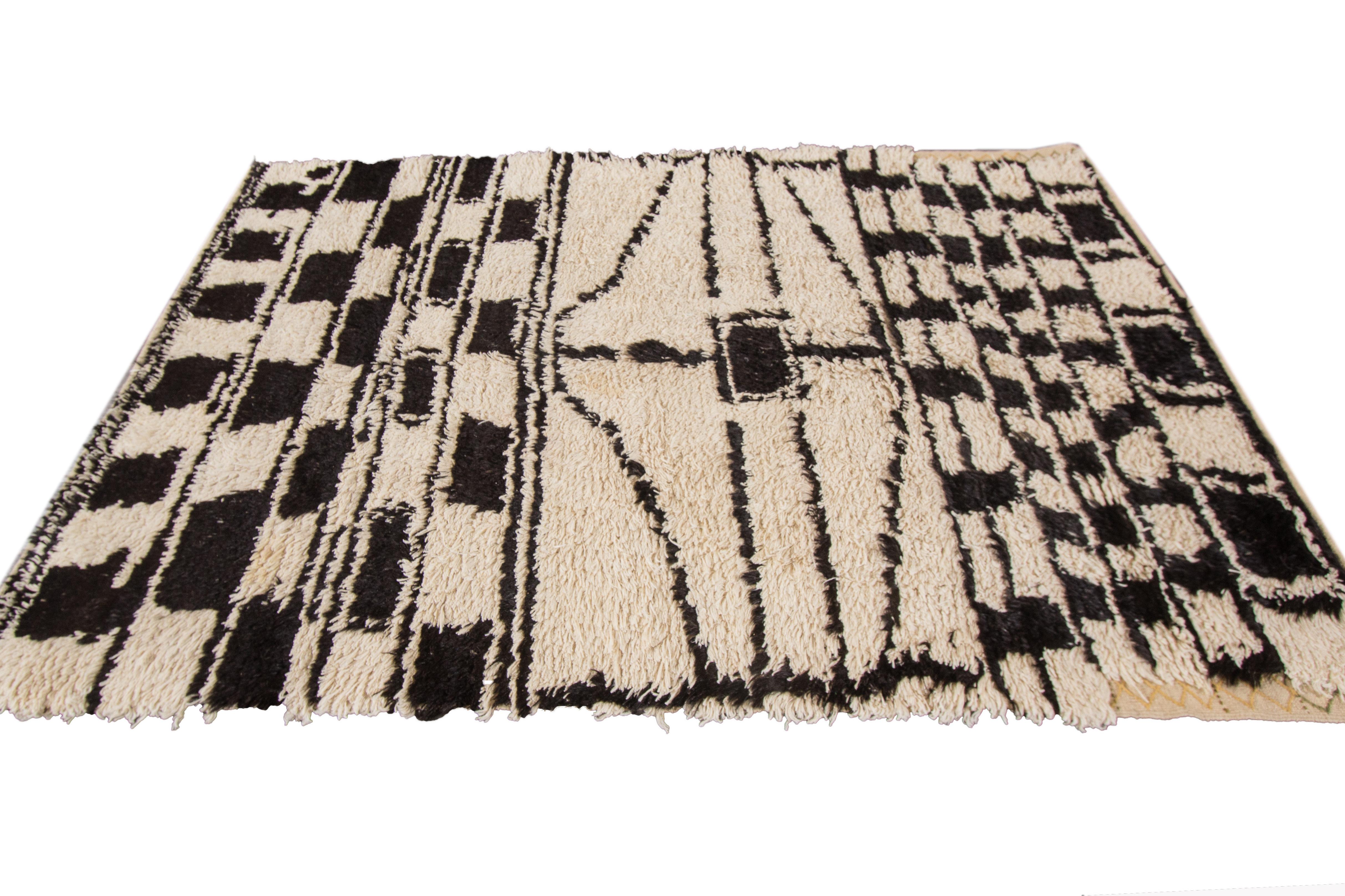 Late 20th Century Vintage Designed Moroccan Wool Rug 4